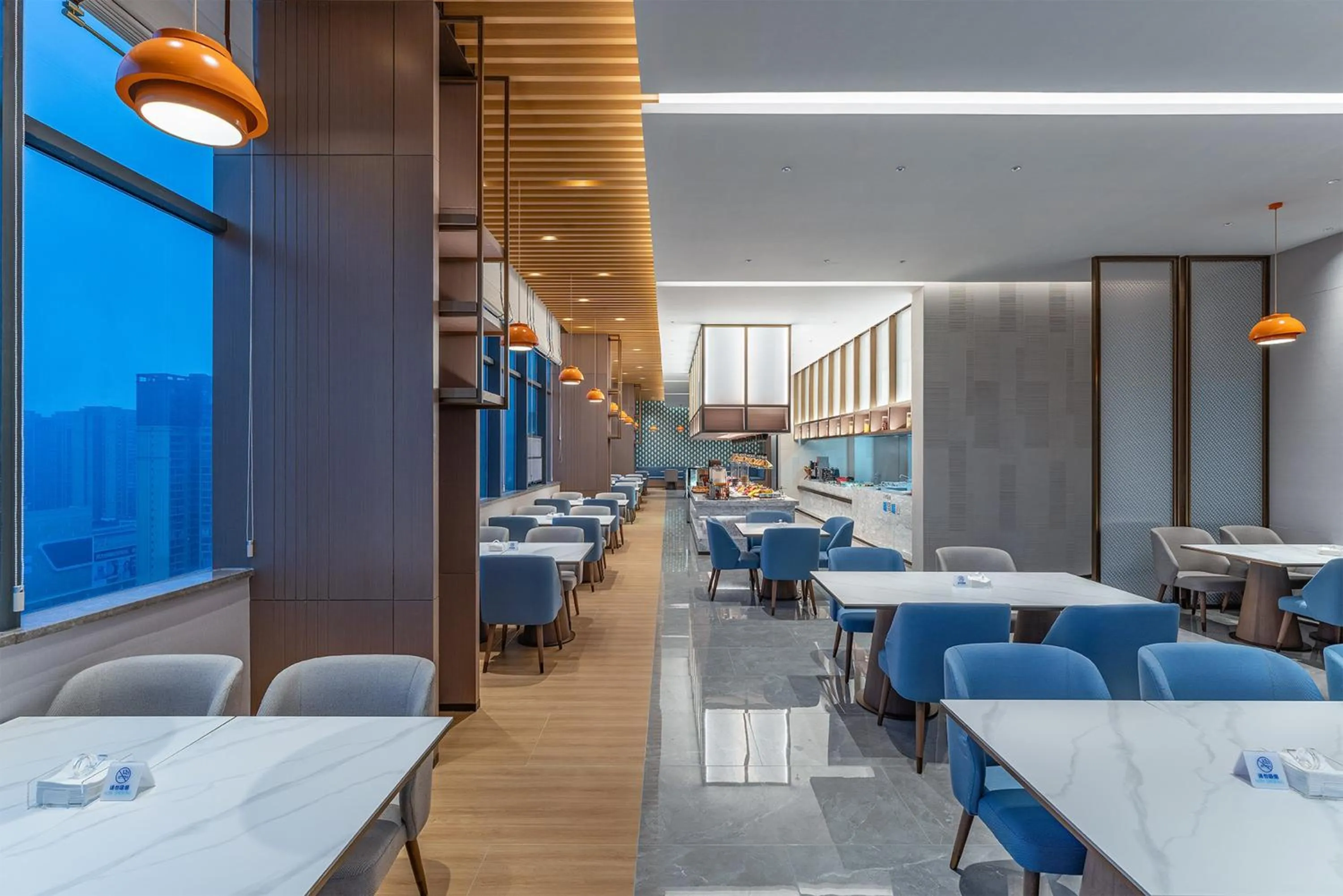 Restaurant/places to eat in Holiday Inn Express Bazhong Center by IHG