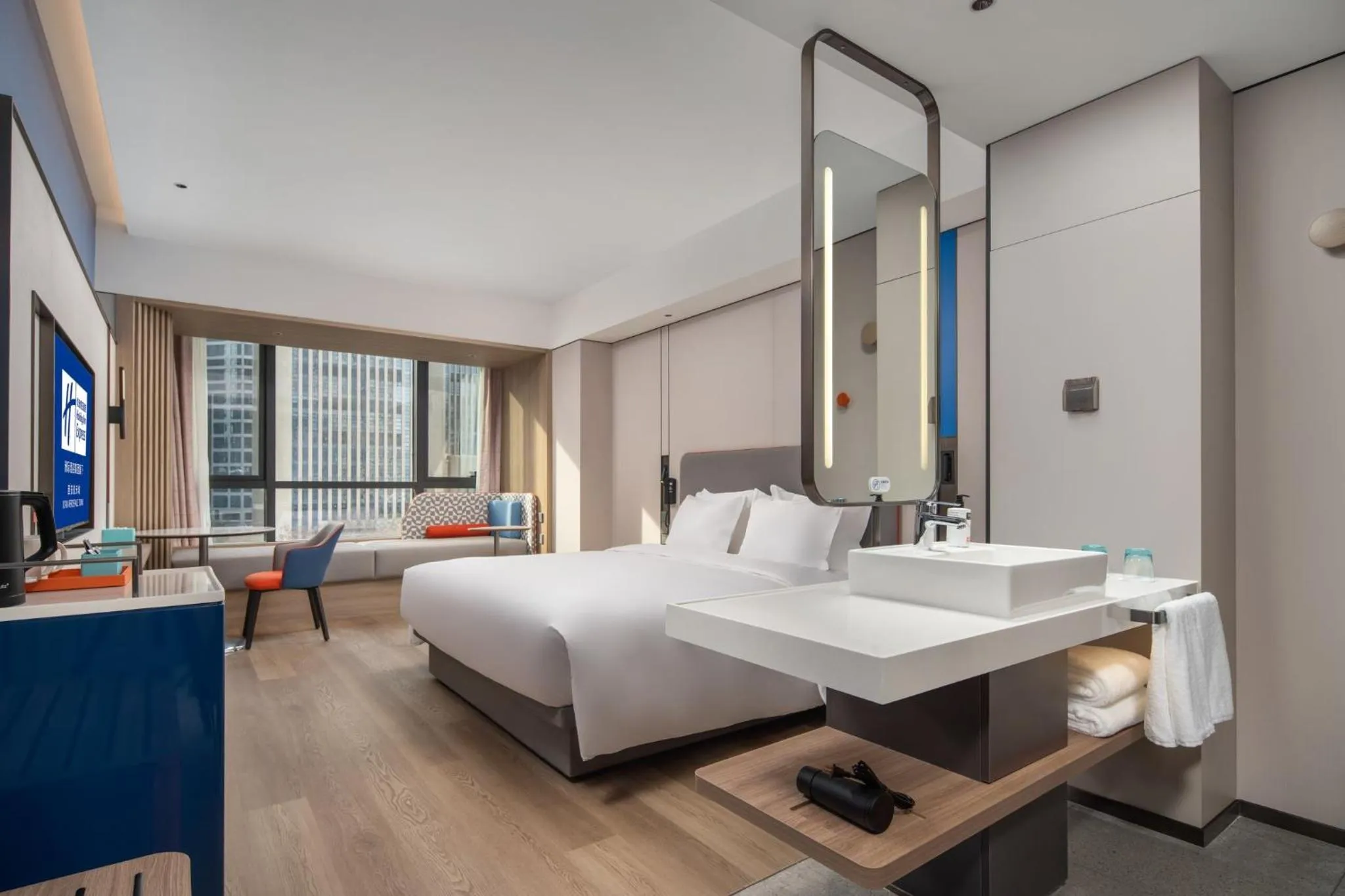 Photo of the whole room in Holiday Inn Express Xi'an Aerospace Town by IHG