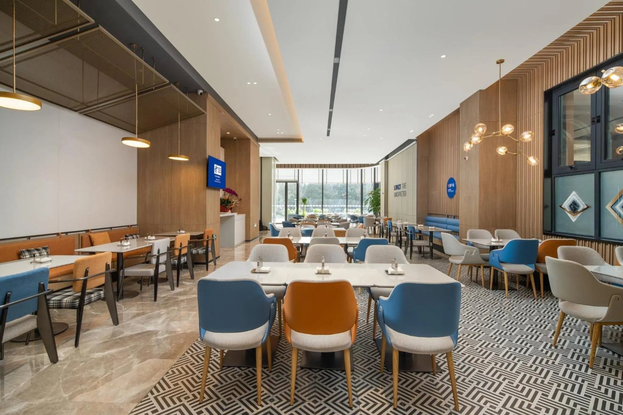 Restaurant/places to eat in Holiday Inn Express Xi'an Aerospace Town by IHG