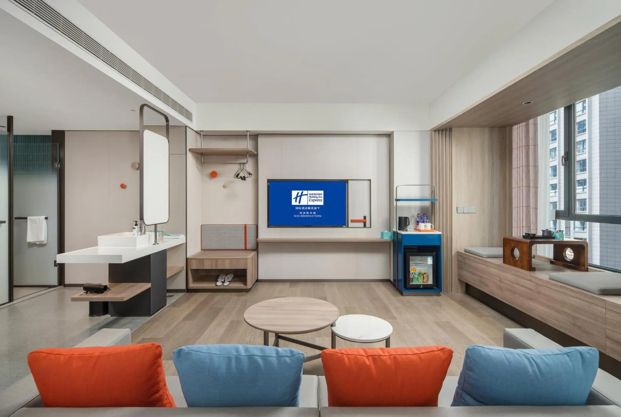 Photo of the whole room in Holiday Inn Express Xi'an Aerospace Town by IHG