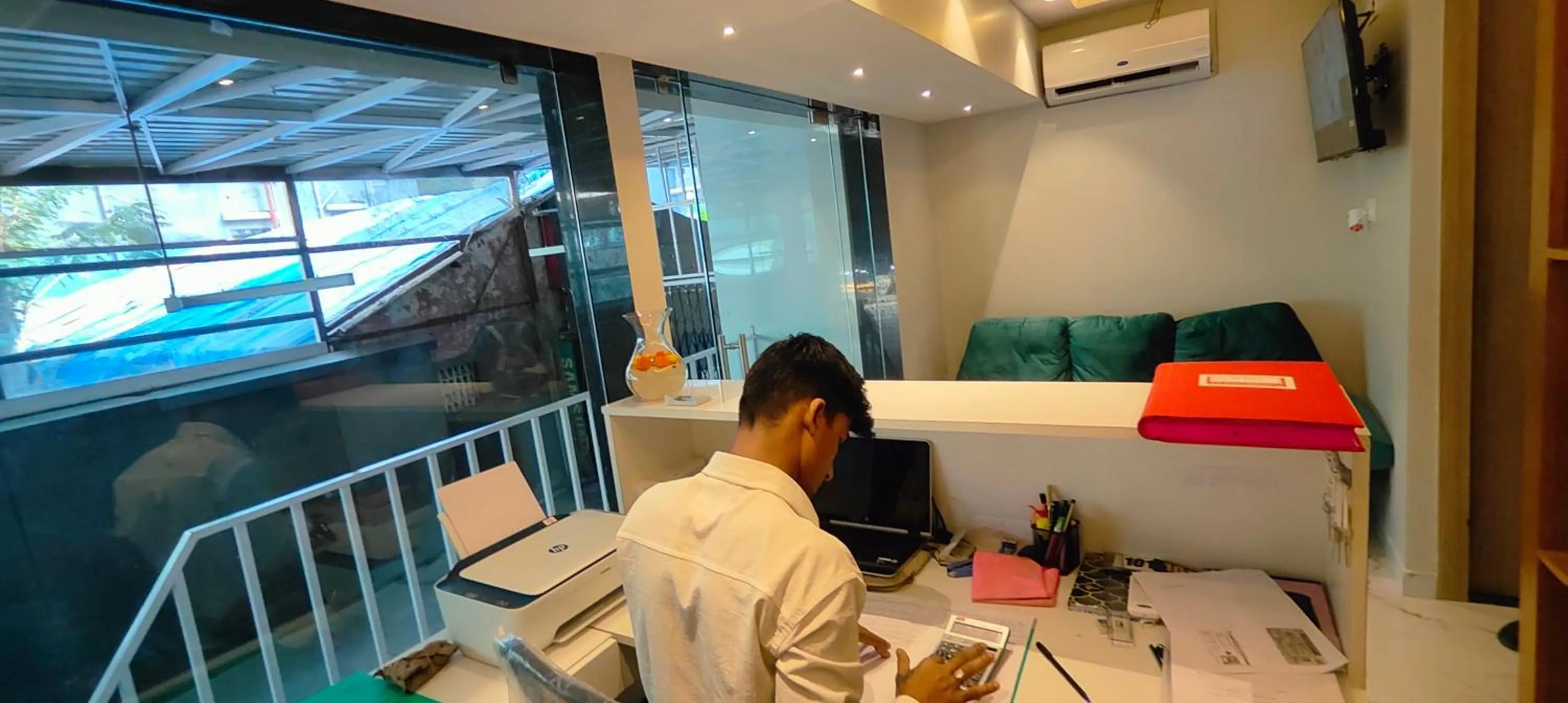 Lobby or reception in Grand Dyad Hotel - Near Kokilaben Hospital Andheri West