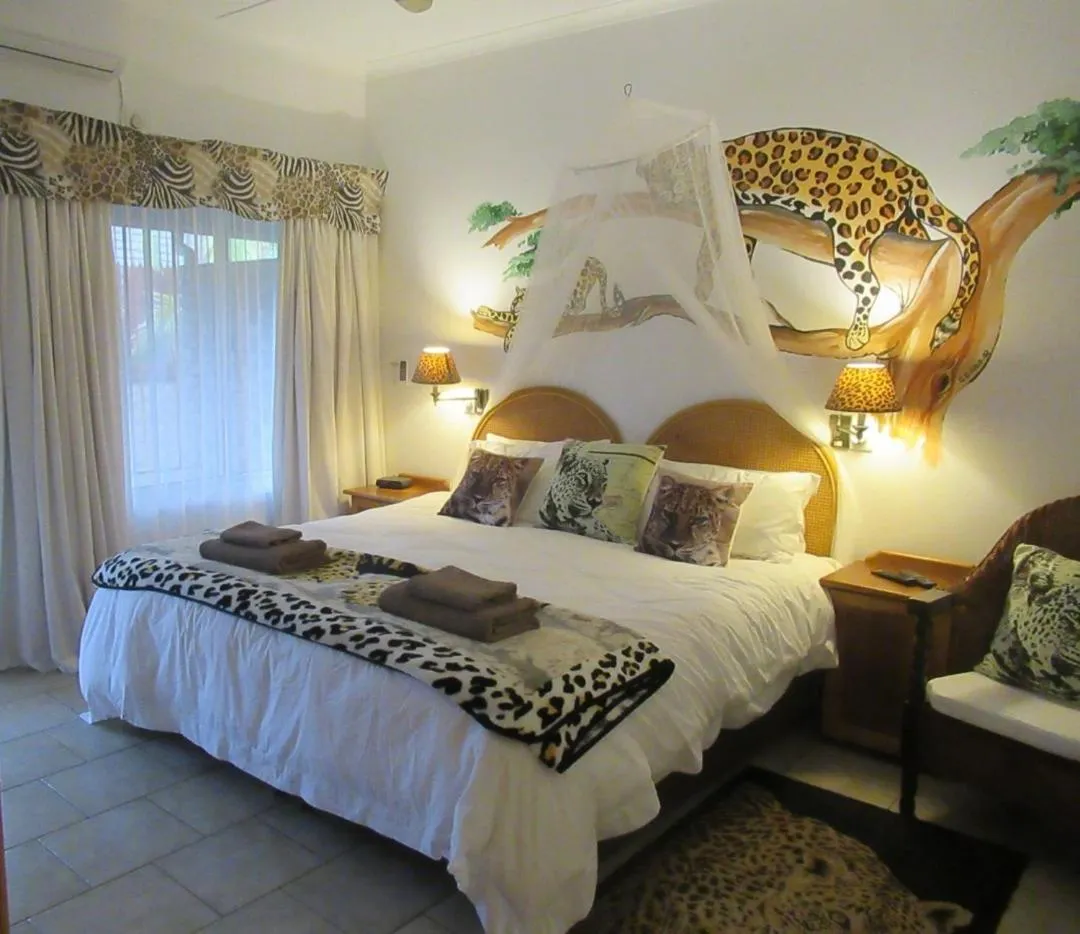 Bed in Bhangazi Lodge Bed & Breakfast