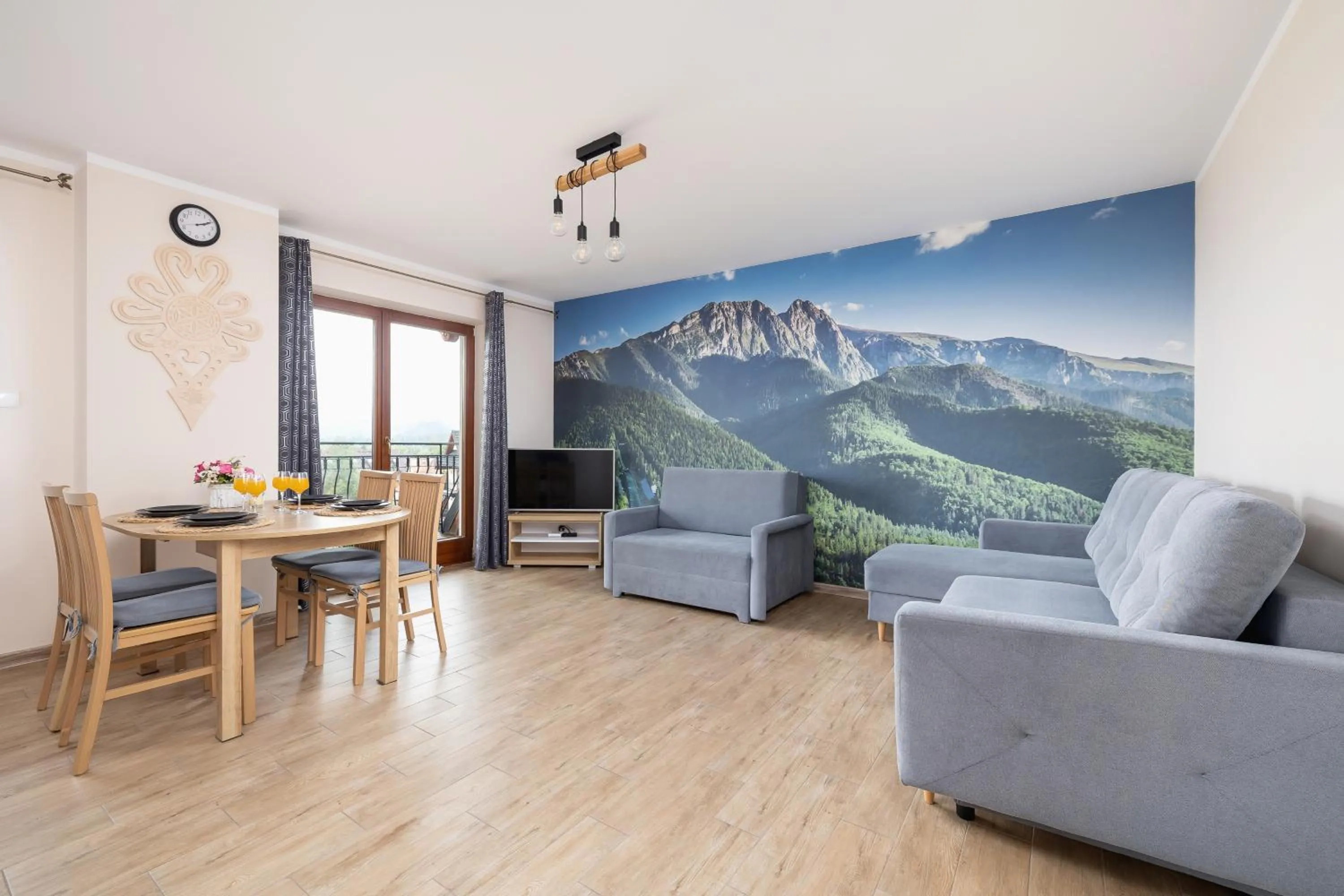 Communal lounge/ TV room in Salwatoriańska Apartments Mountain View Zakopane by Noclegi Renters