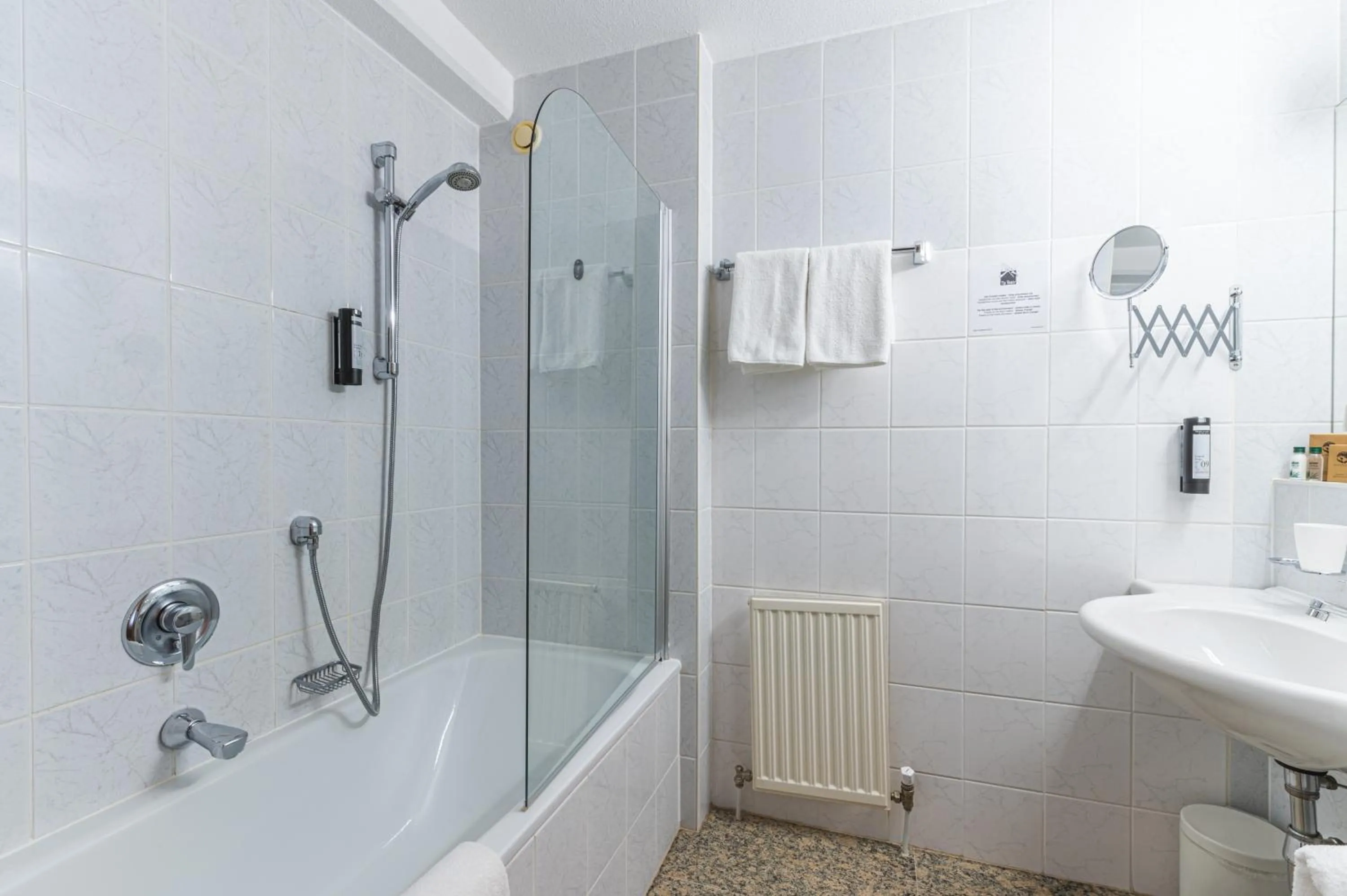 Shower in Hotel Tia Monte Nauders