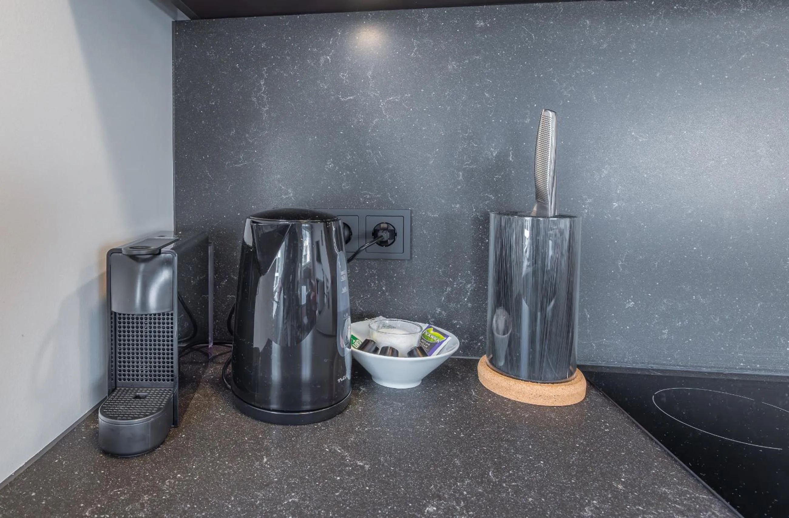 Coffee/tea facilities in Hlemmur Suites