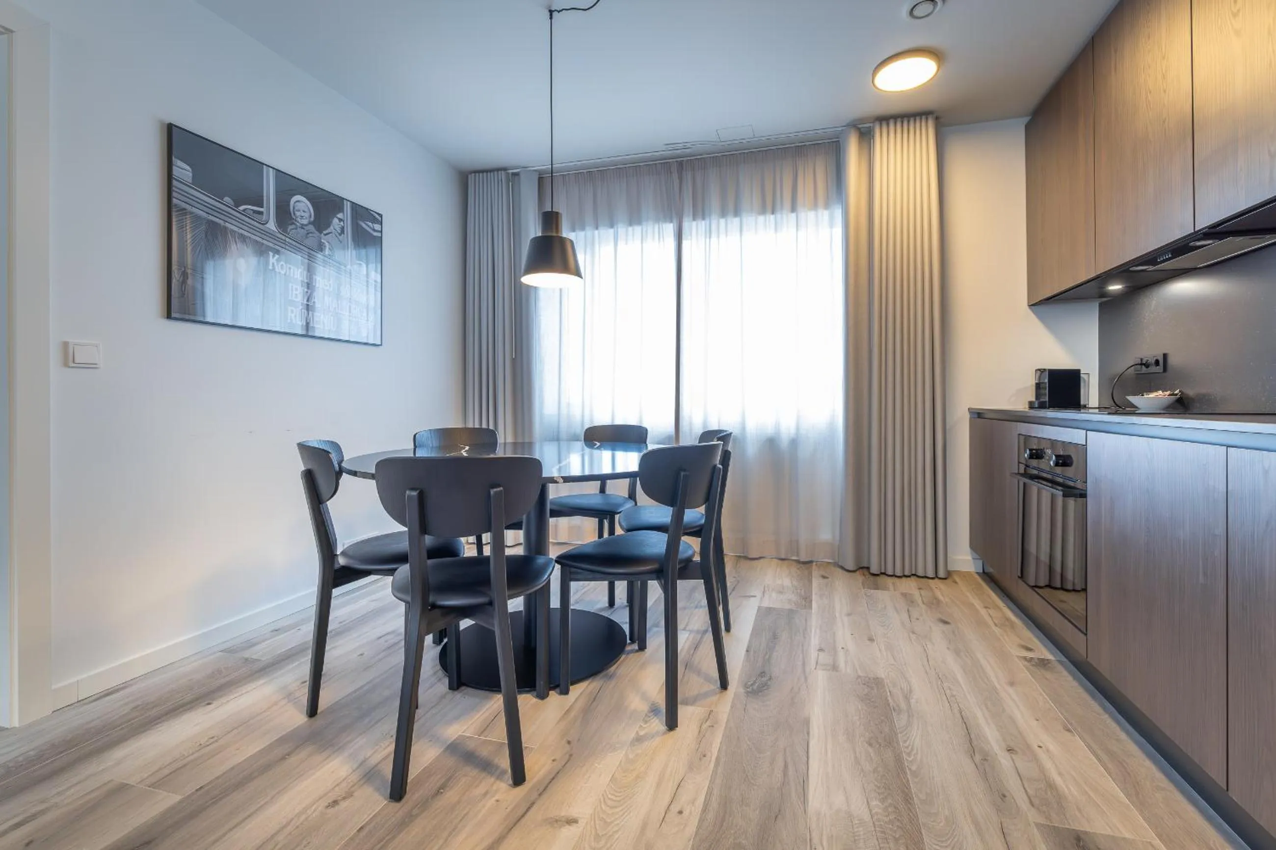 Dining area in Hlemmur Suites