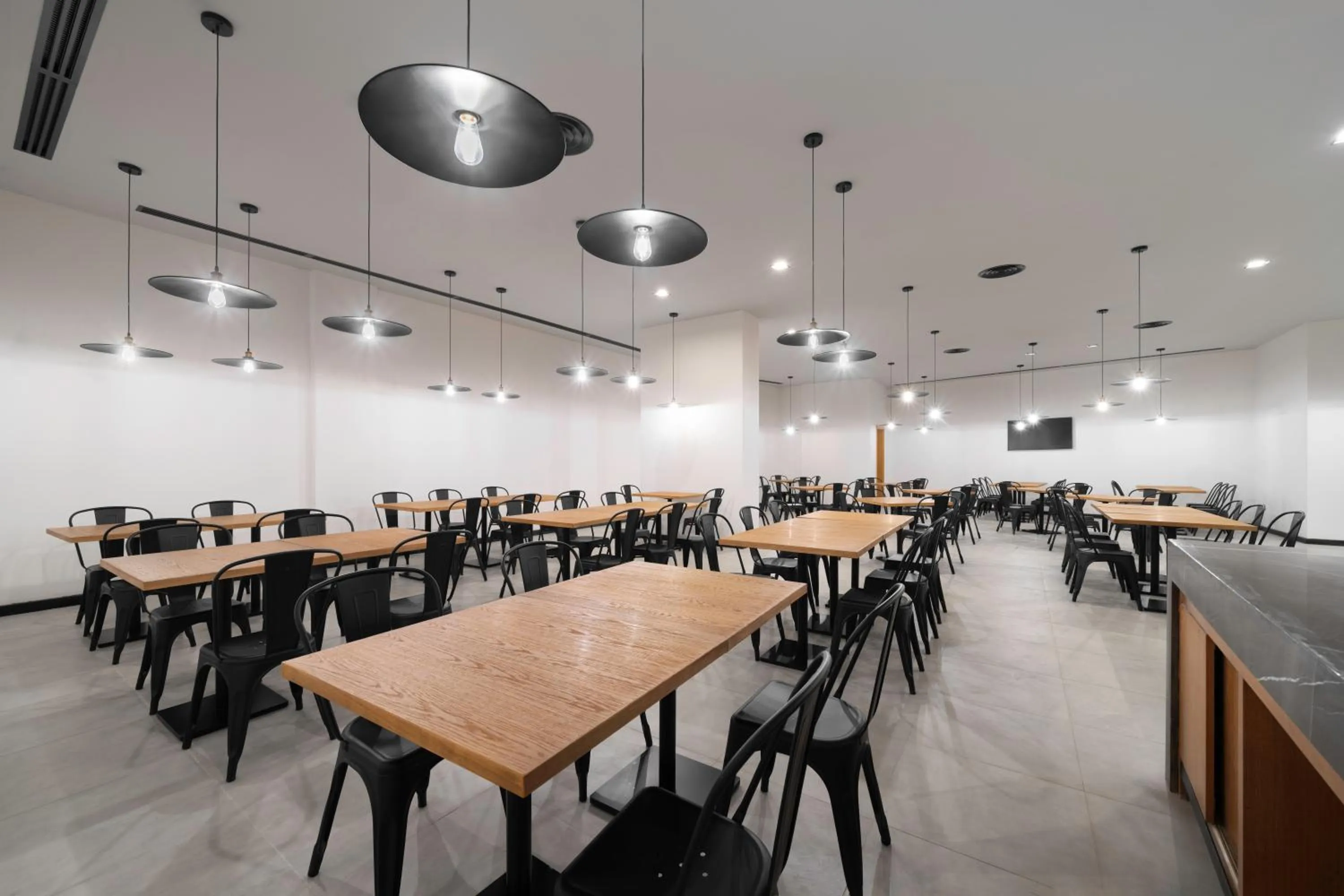 Restaurant/places to eat in Park Inn by Radisson Makkah Thakher Algharbi