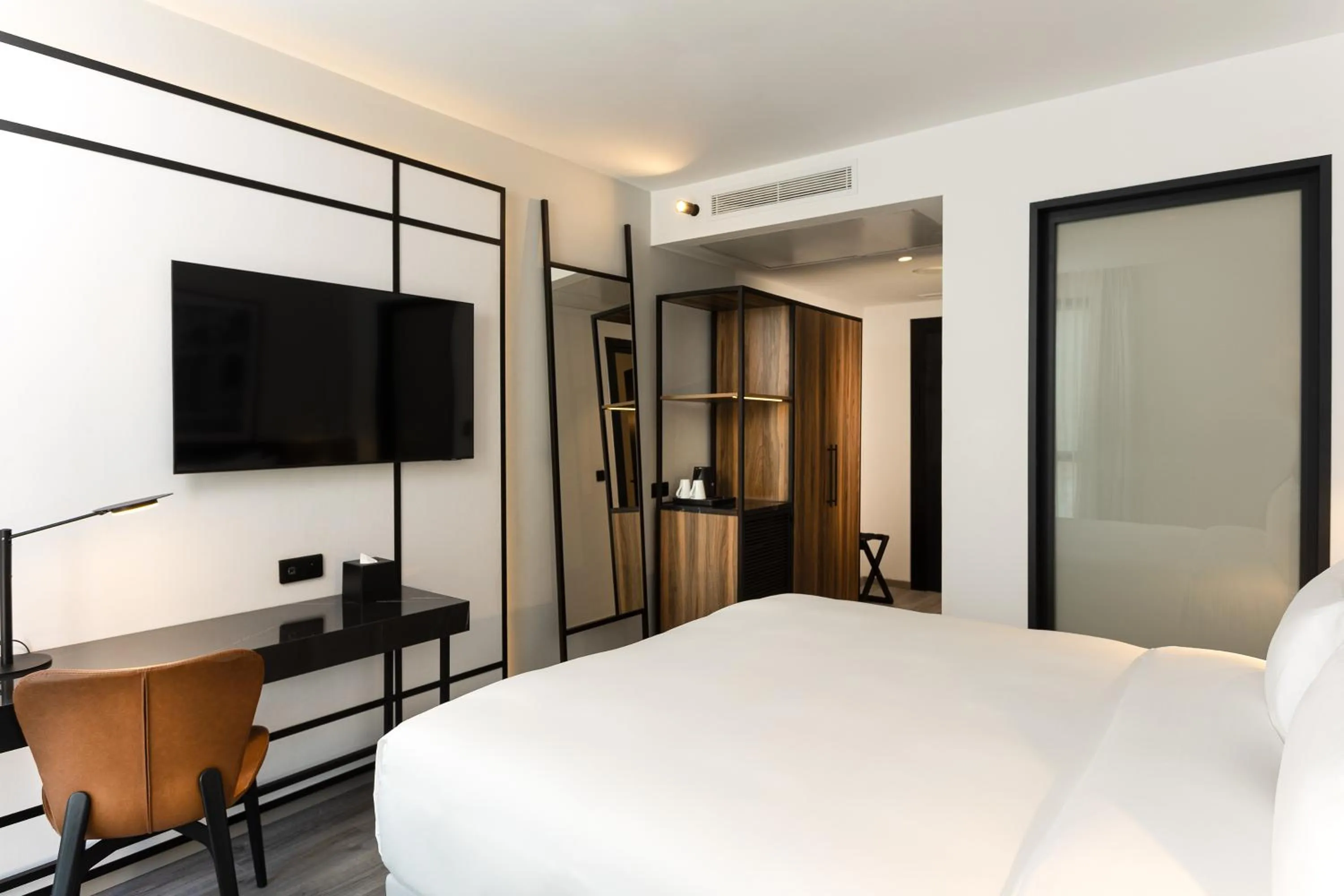 Bed in Radisson Hotel Tunis, City Center