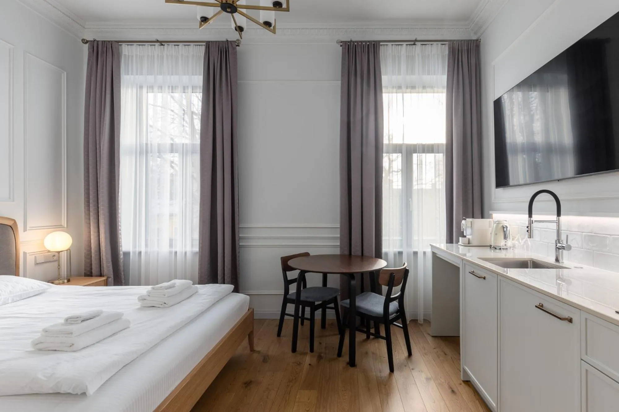 Large Double Room in Roze Kurmajas Apartments