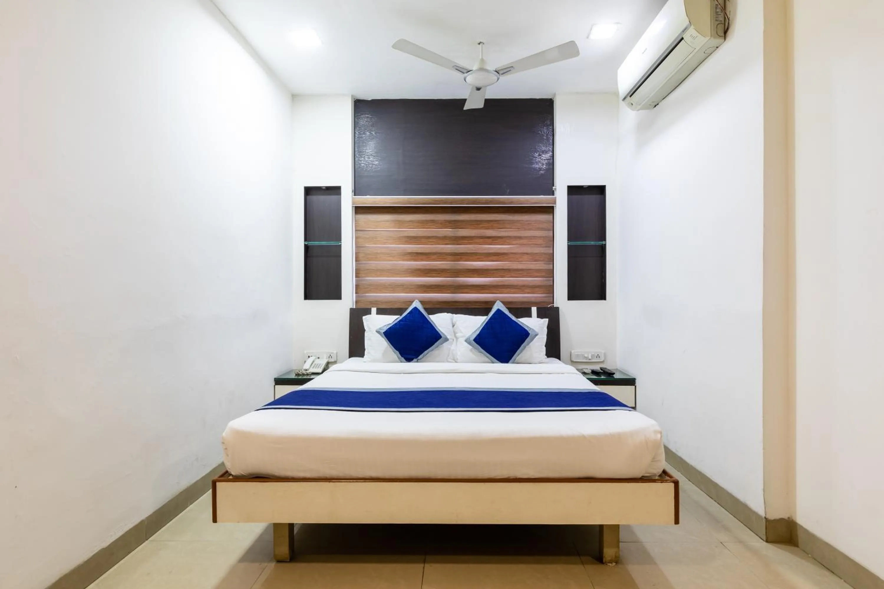 Bed in Hotel Kalinga