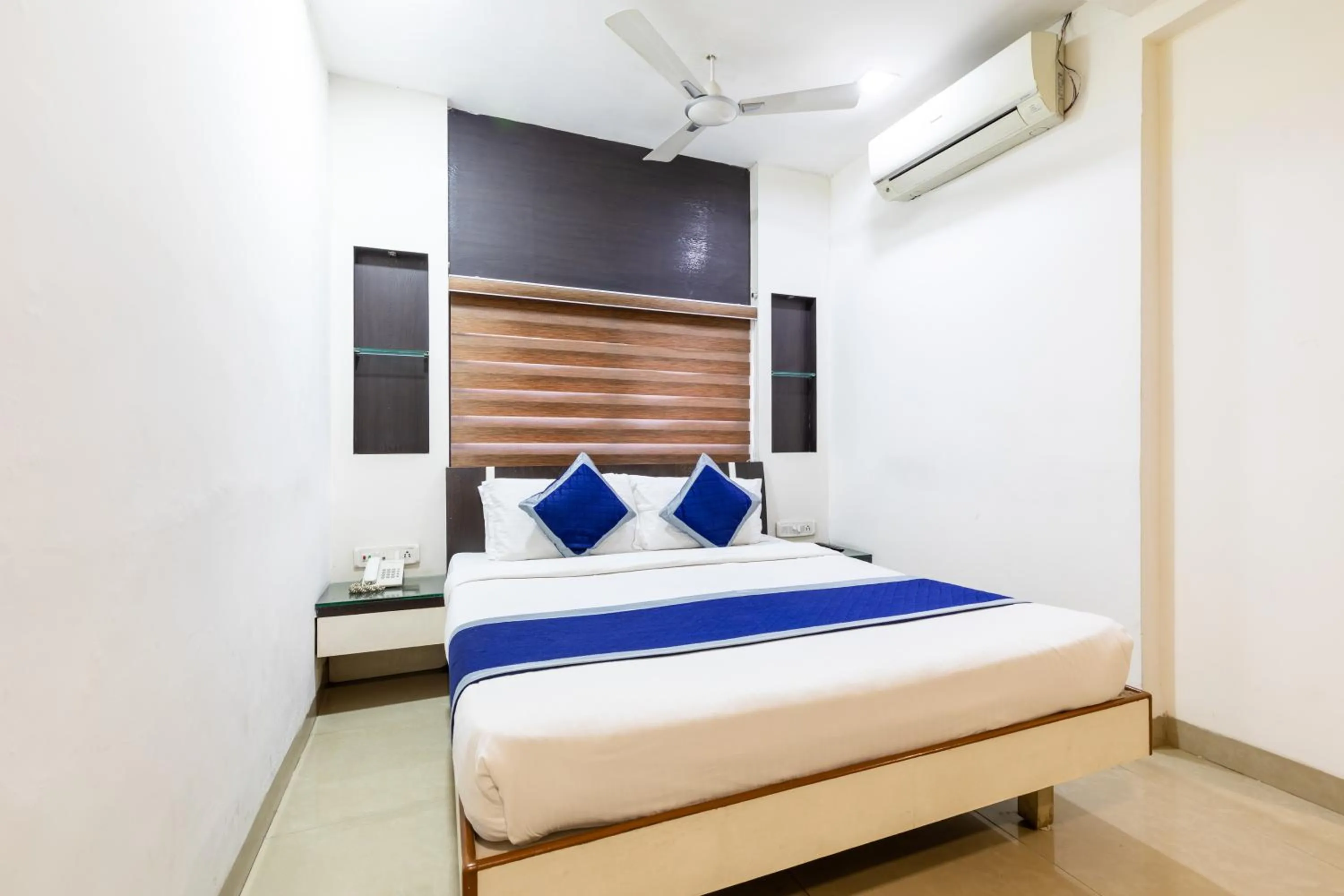 Bed in Hotel Kalinga