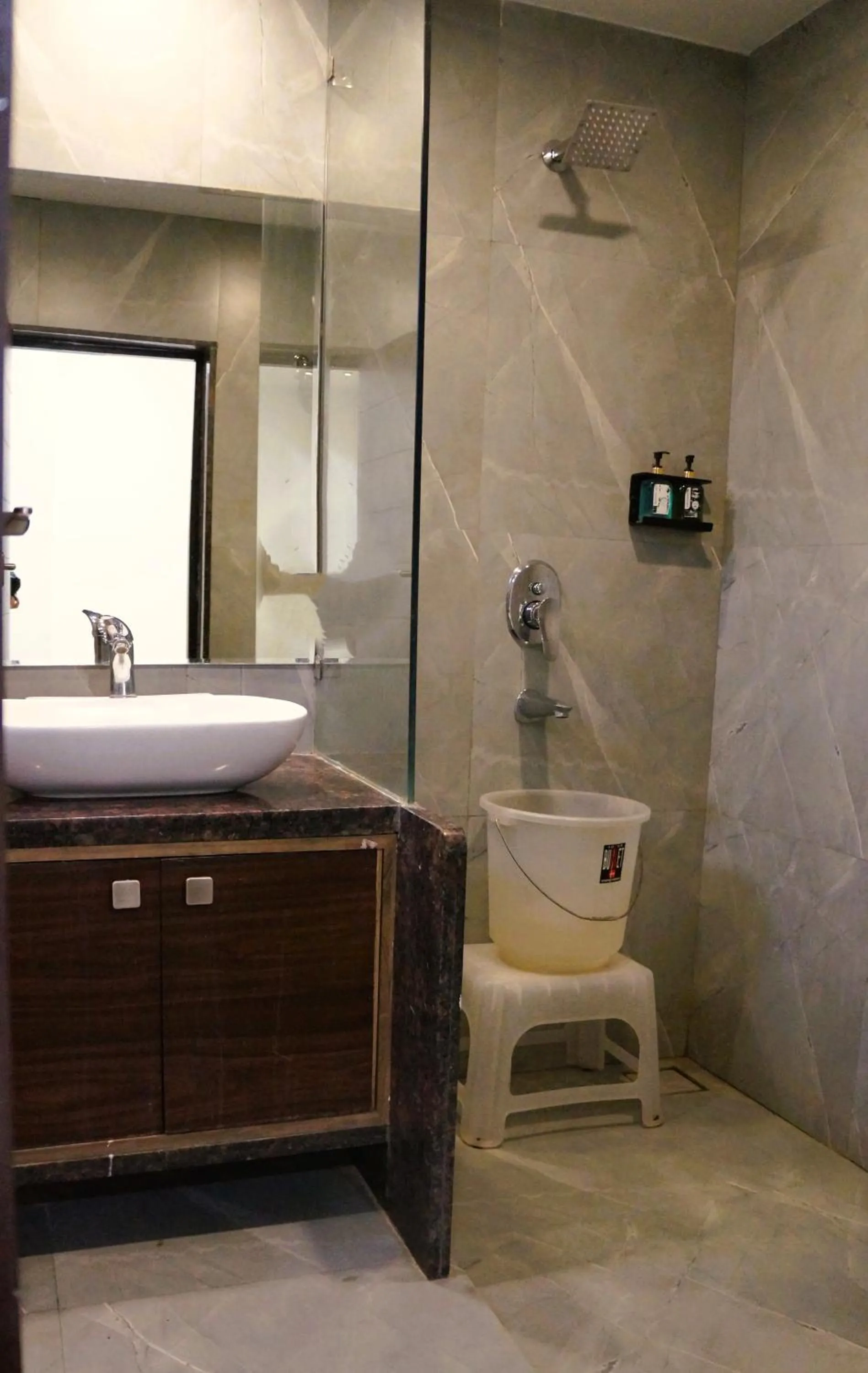 Bathroom in Hotel Kalinga