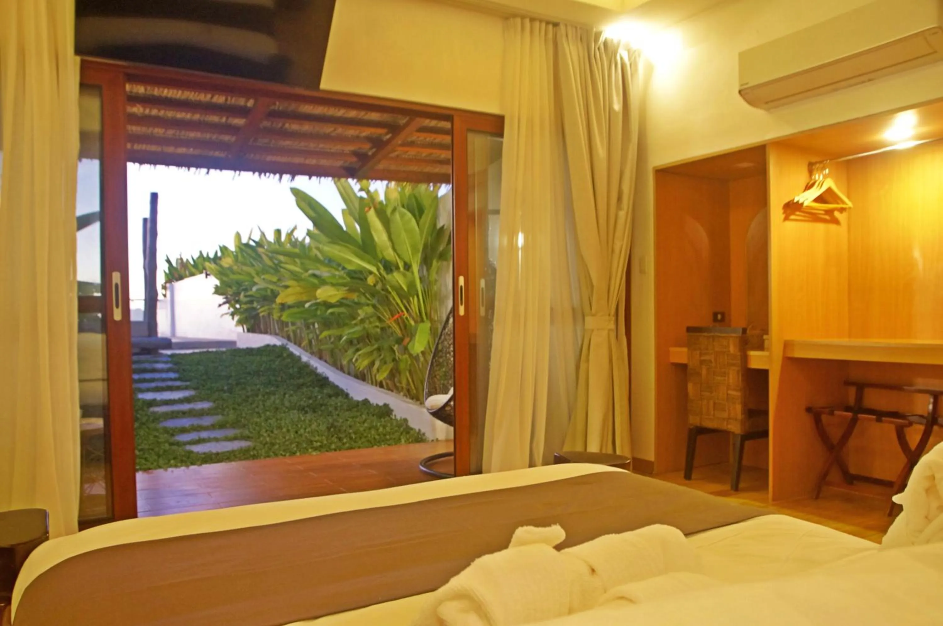 Bedroom, Bed in El Nido Bayview Resort