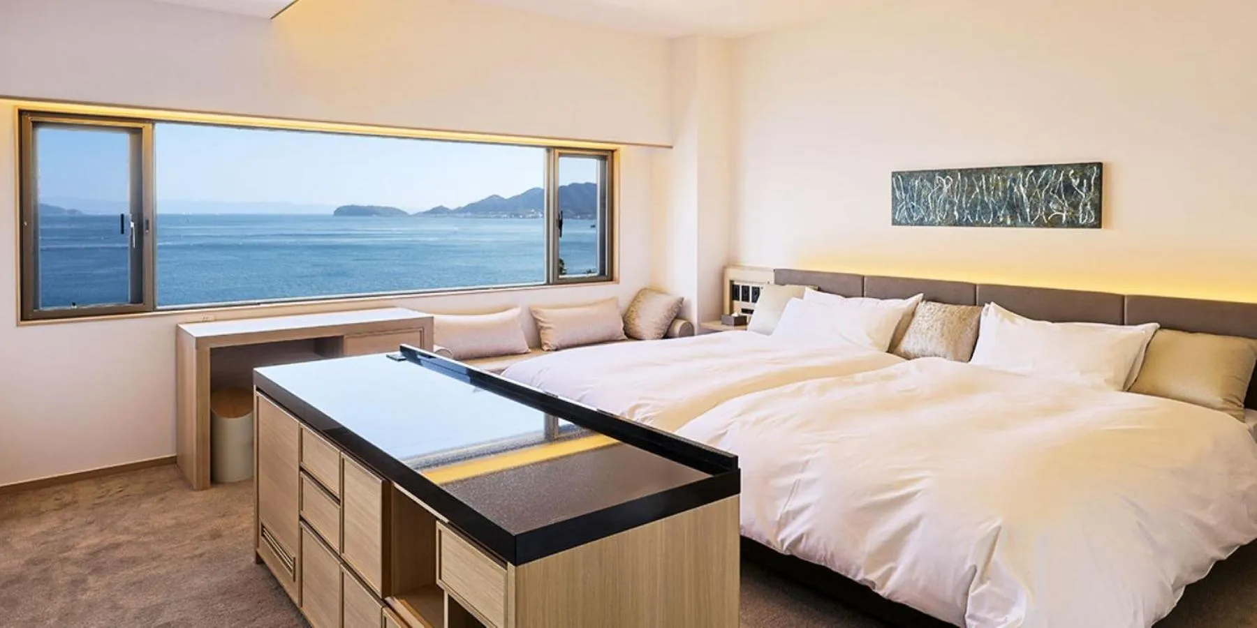 Photo of the whole room, Bed in Awaji International Hotel The Sunplaza