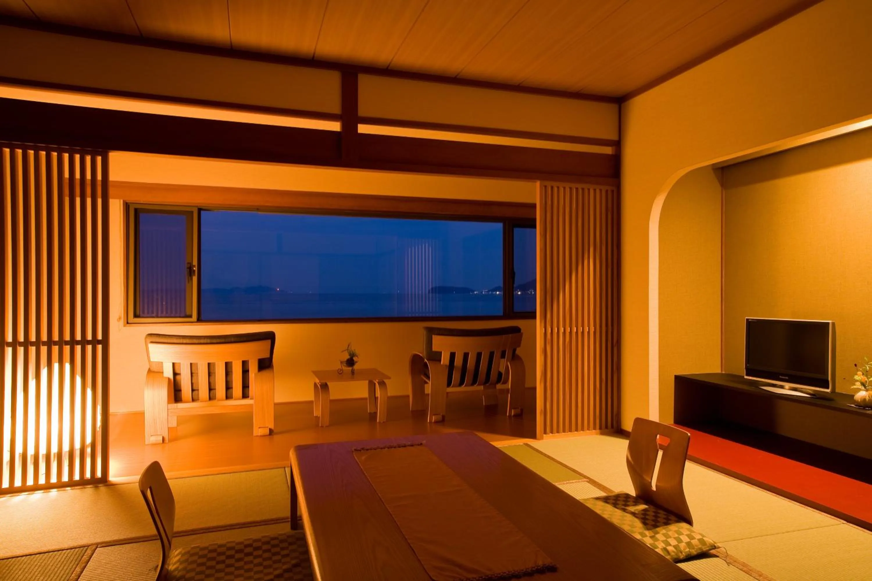 Photo of the whole room, Bed in Awaji International Hotel The Sunplaza