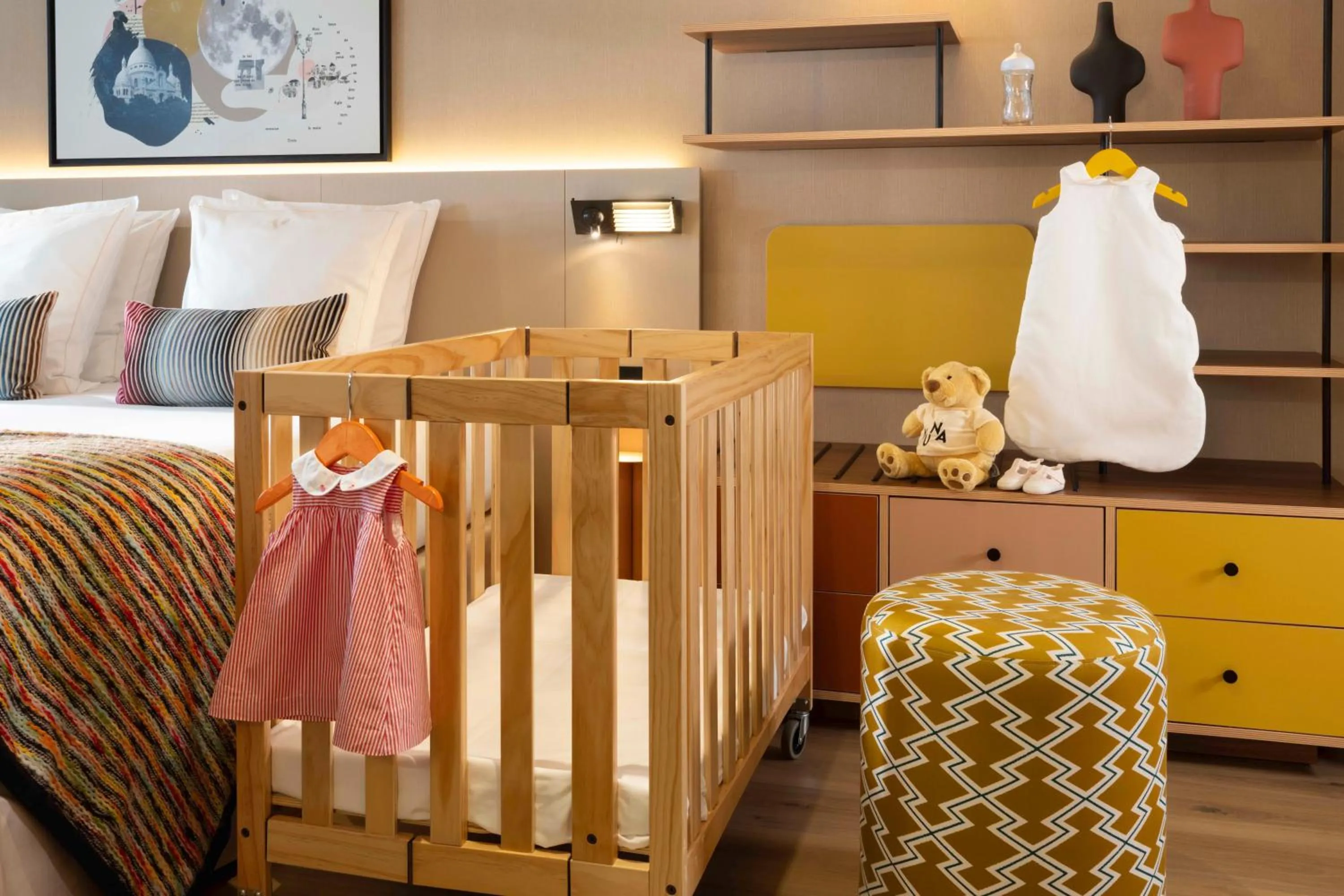 cot, Bed in Yuna Montmartre - ApartHotel