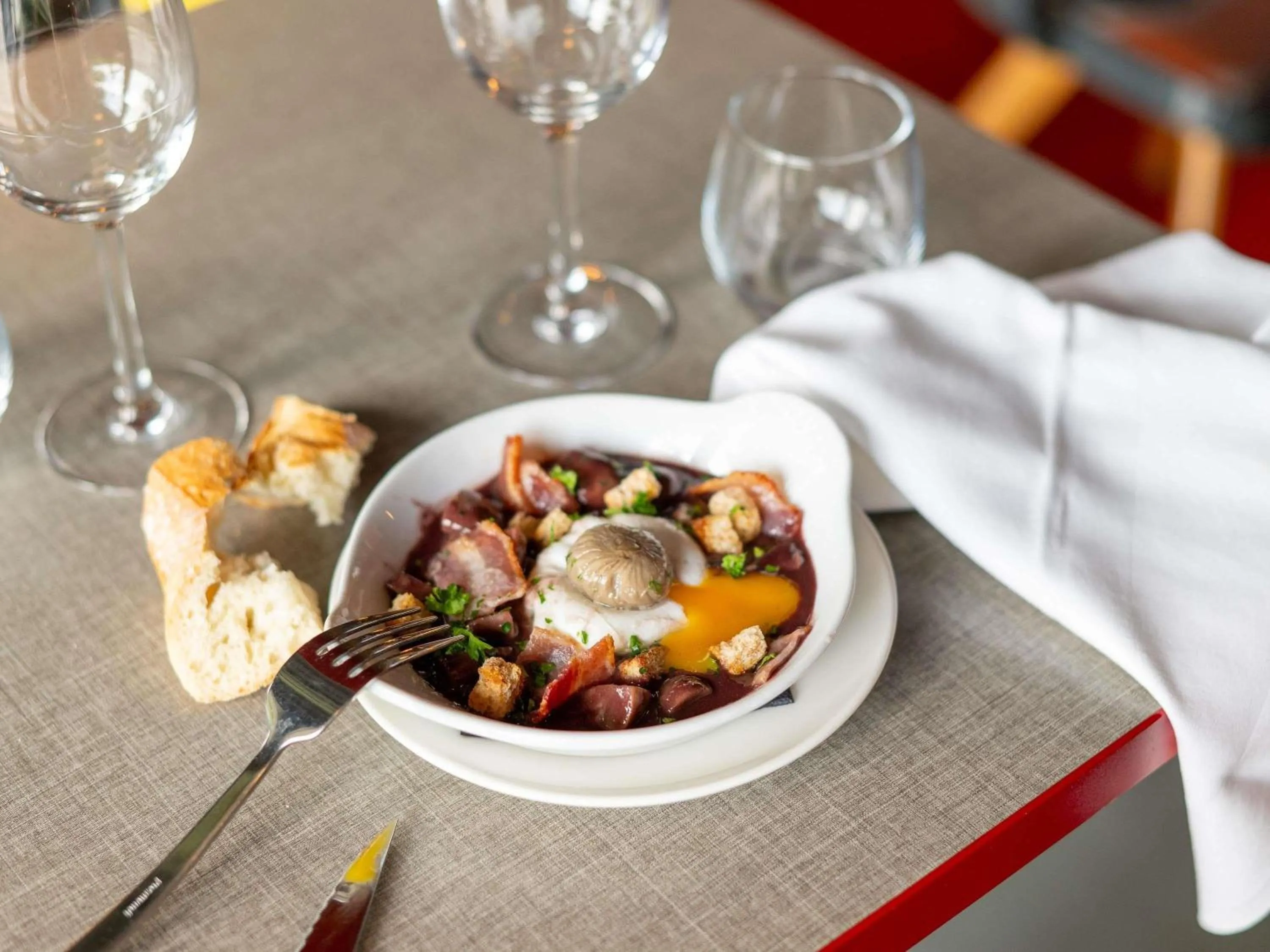 Restaurant/places to eat in ibis Styles Lyon Centre Confluence