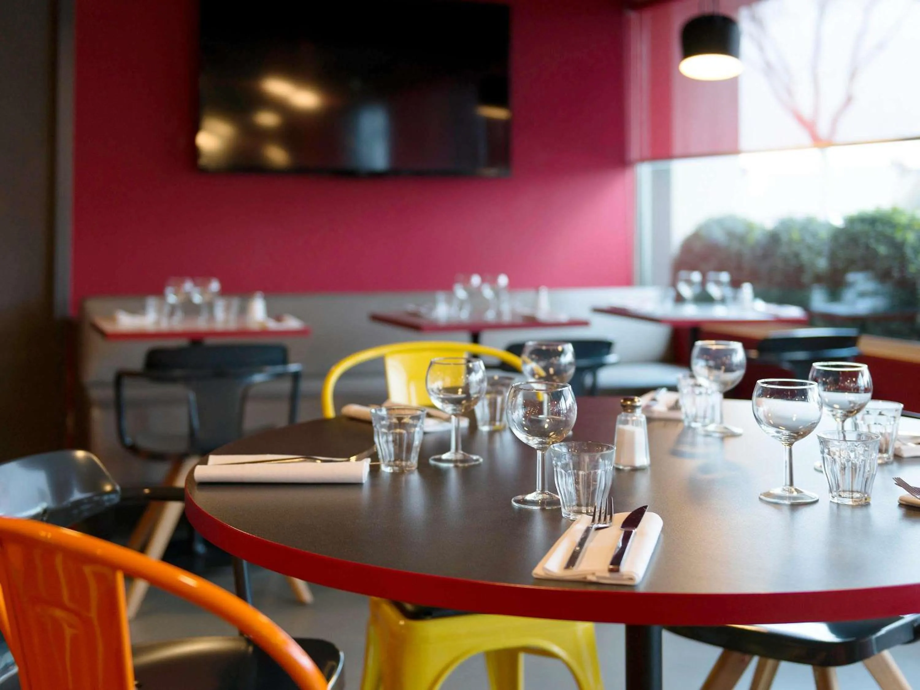 Restaurant/places to eat in ibis Styles Lyon Centre Confluence