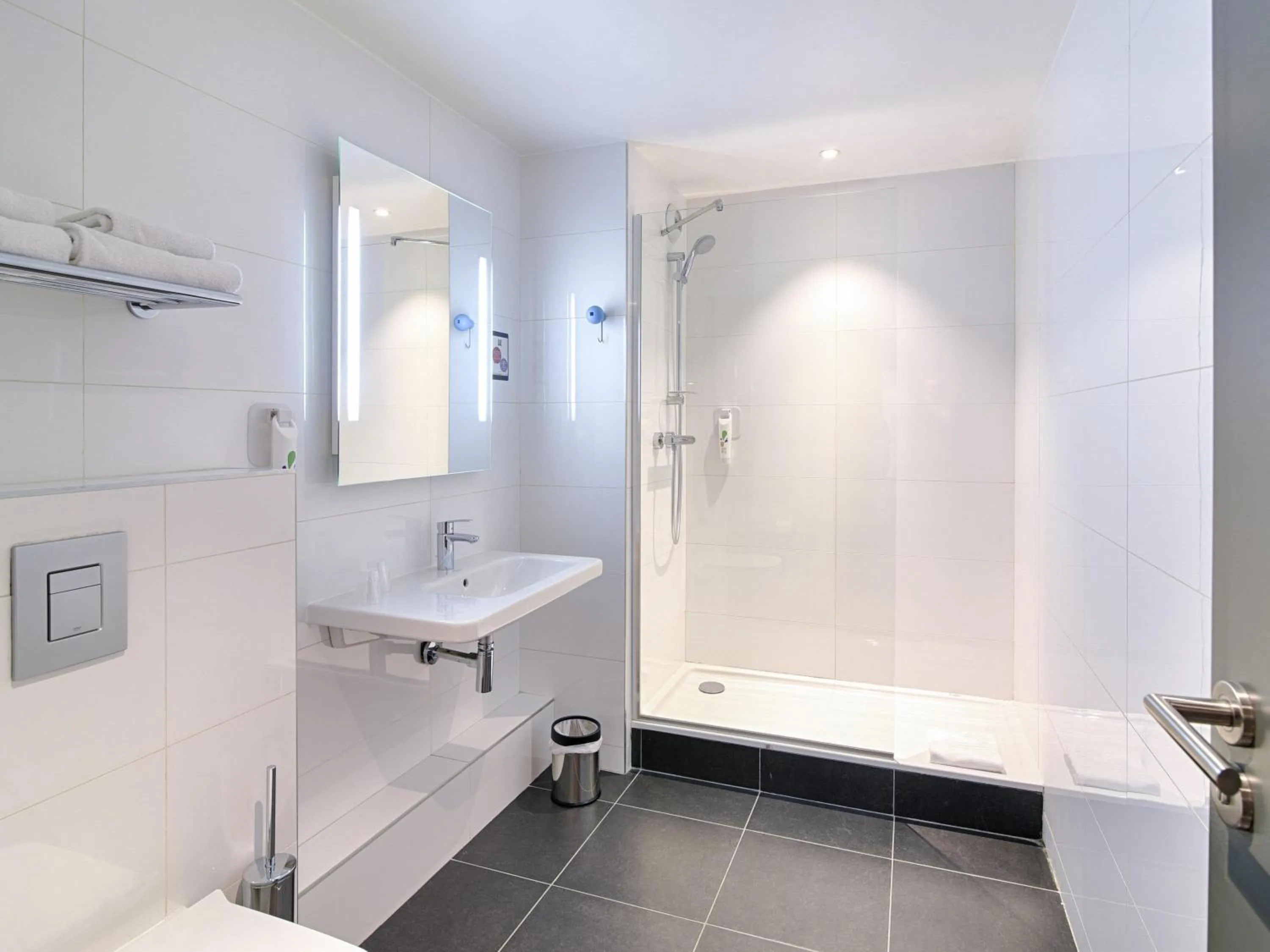 Bedroom in ibis Styles Lyon Centre Confluence