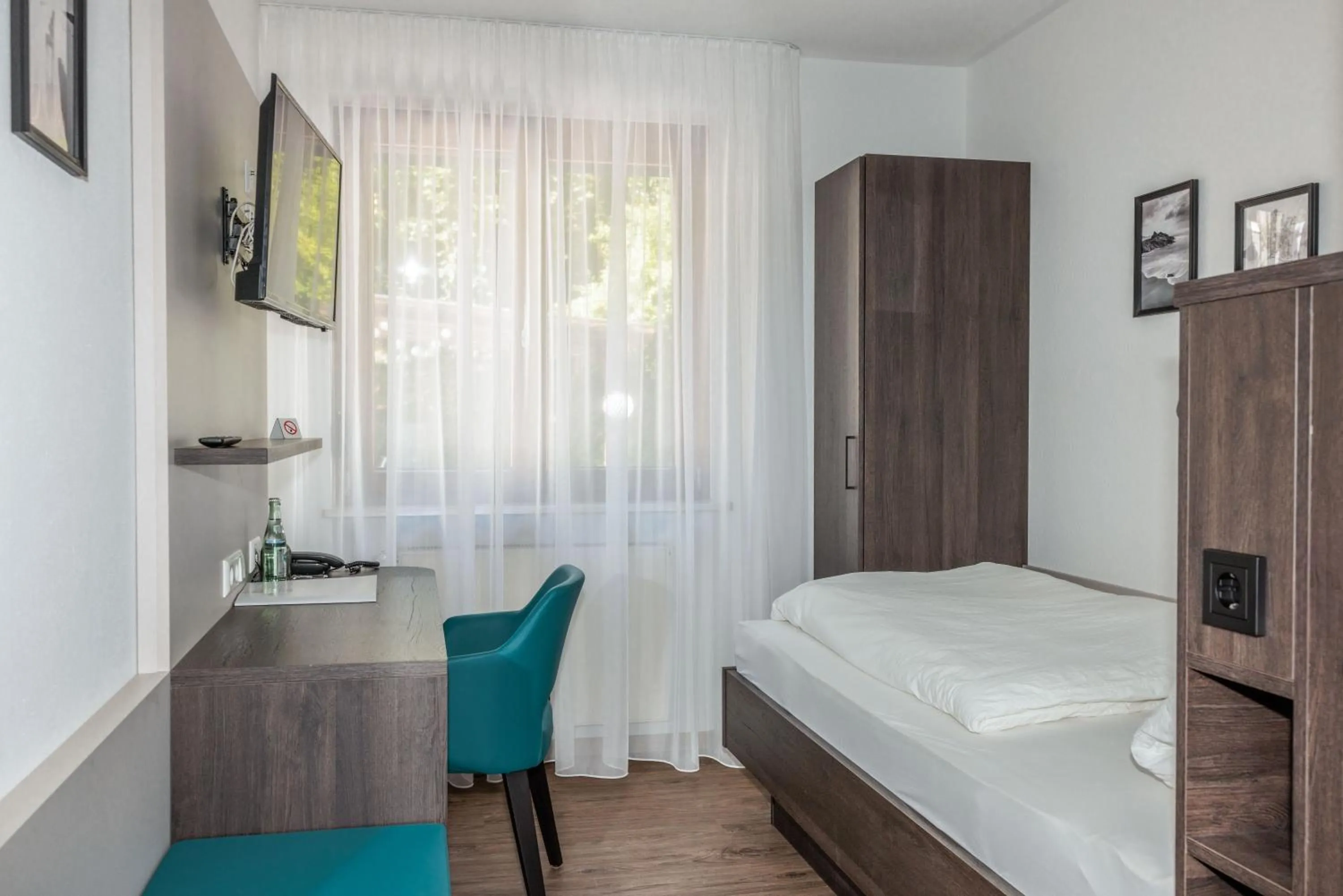 Photo of the whole room, Bed in Gasthof Eyachperle