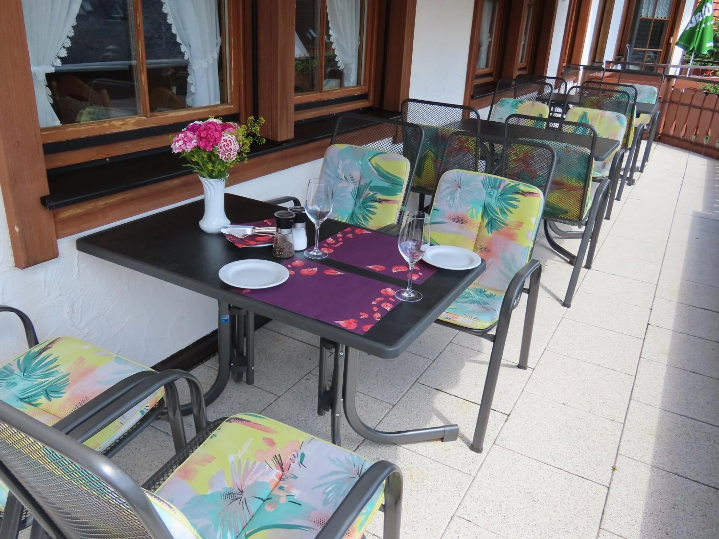 Restaurant/places to eat in Schreyers Hotel Restaurant Mutzel