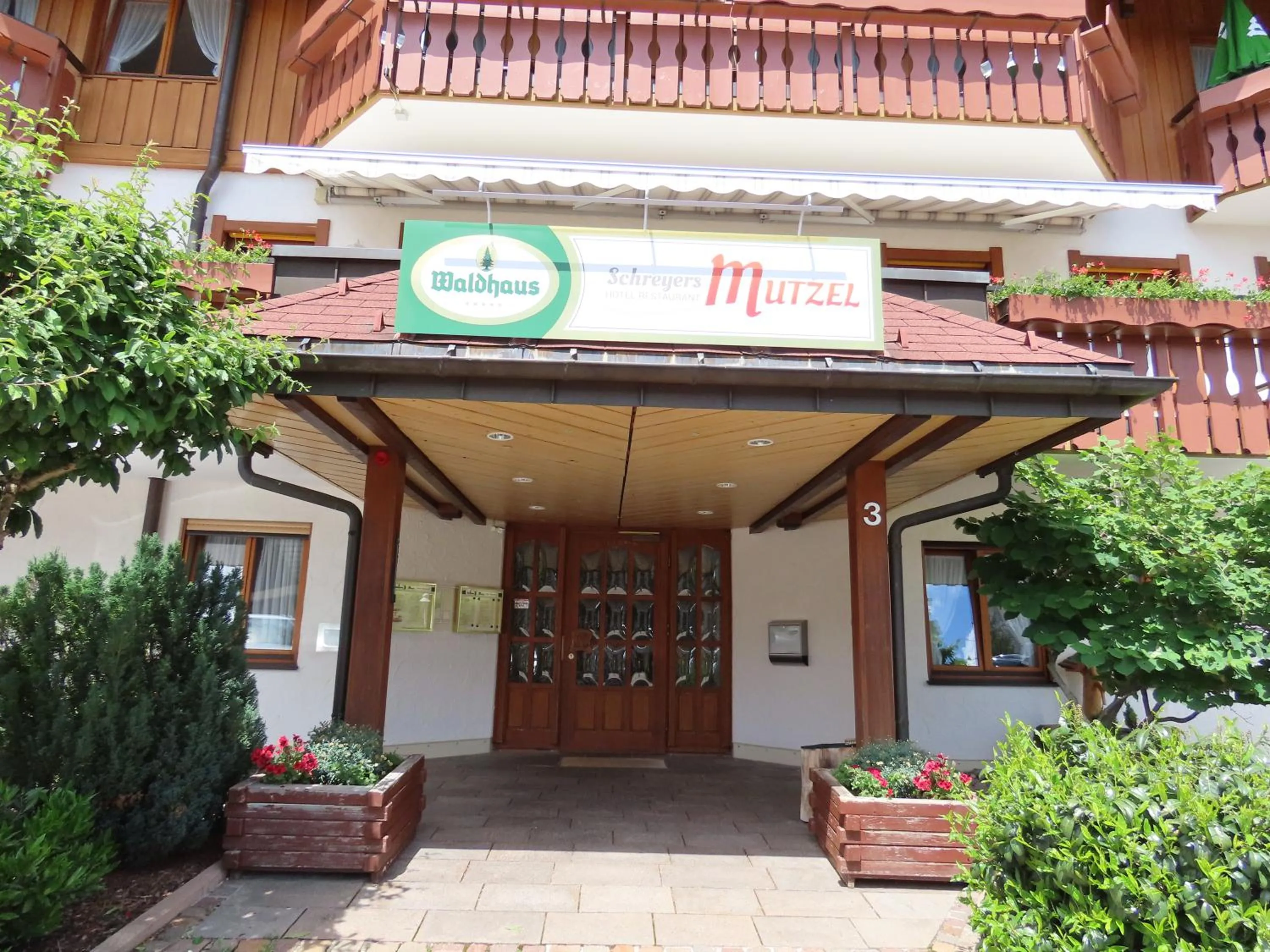 Facade/entrance in Schreyers Hotel Restaurant Mutzel