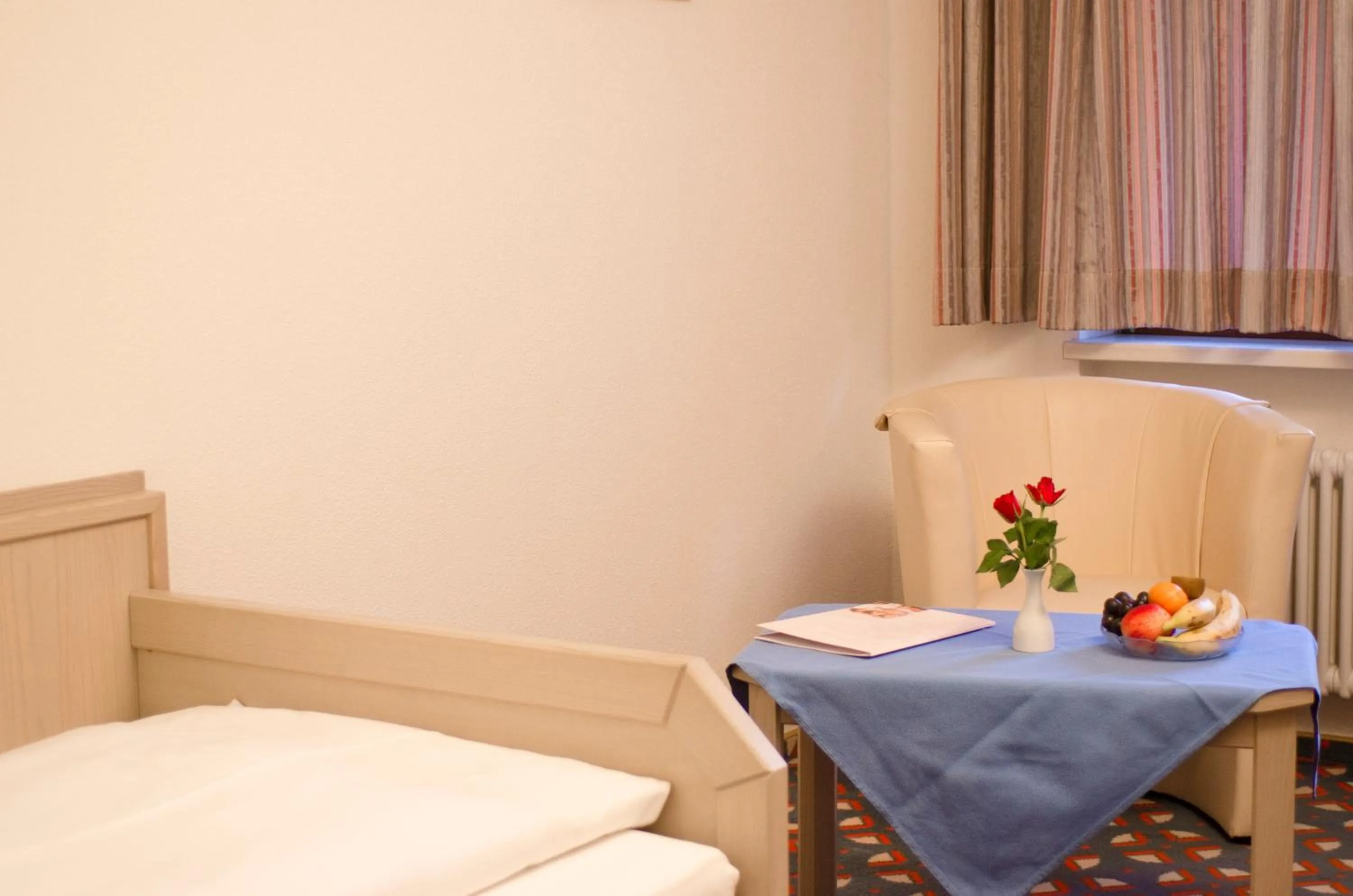 Photo of the whole room, Bed in Schreyers Hotel Restaurant Mutzel