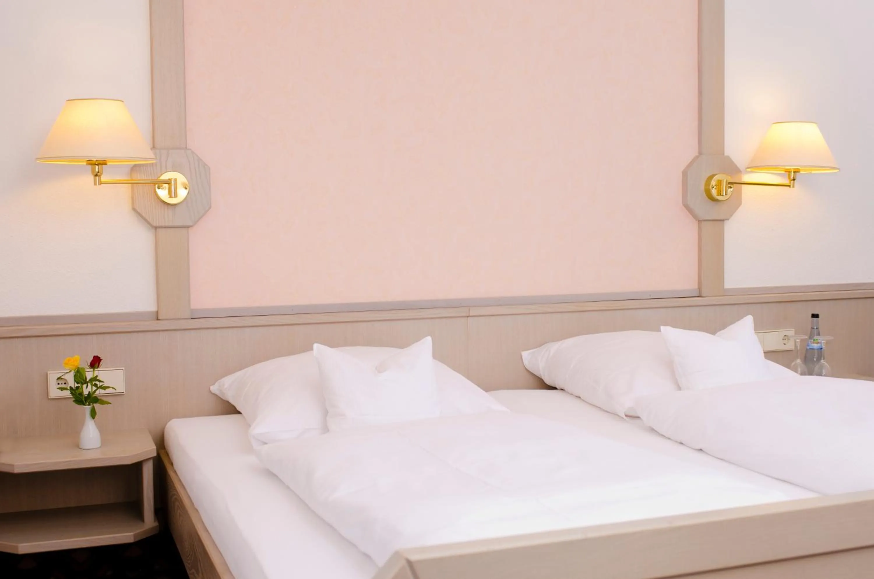 Photo of the whole room, Bed in Schreyers Hotel Restaurant Mutzel