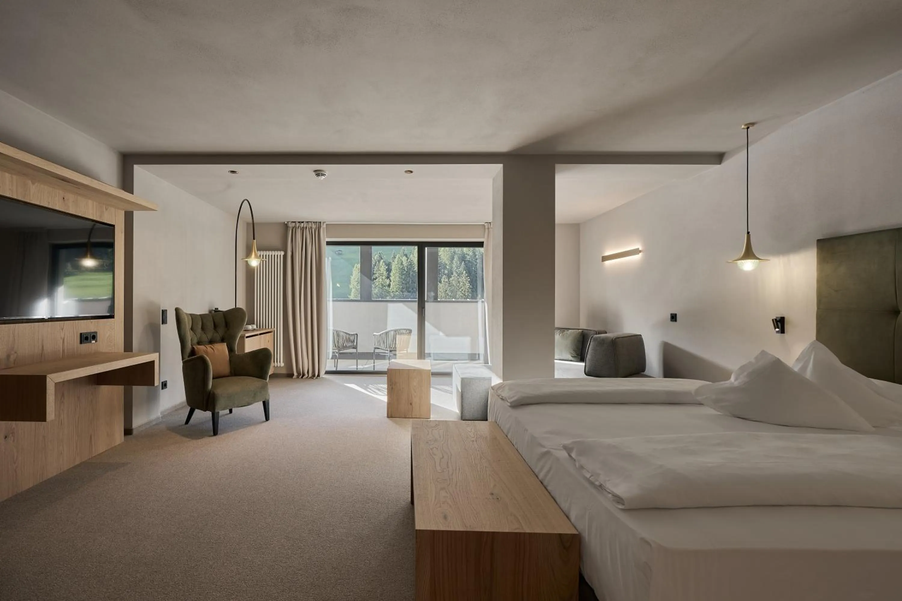 Photo of the whole room, Bed in Berghotel