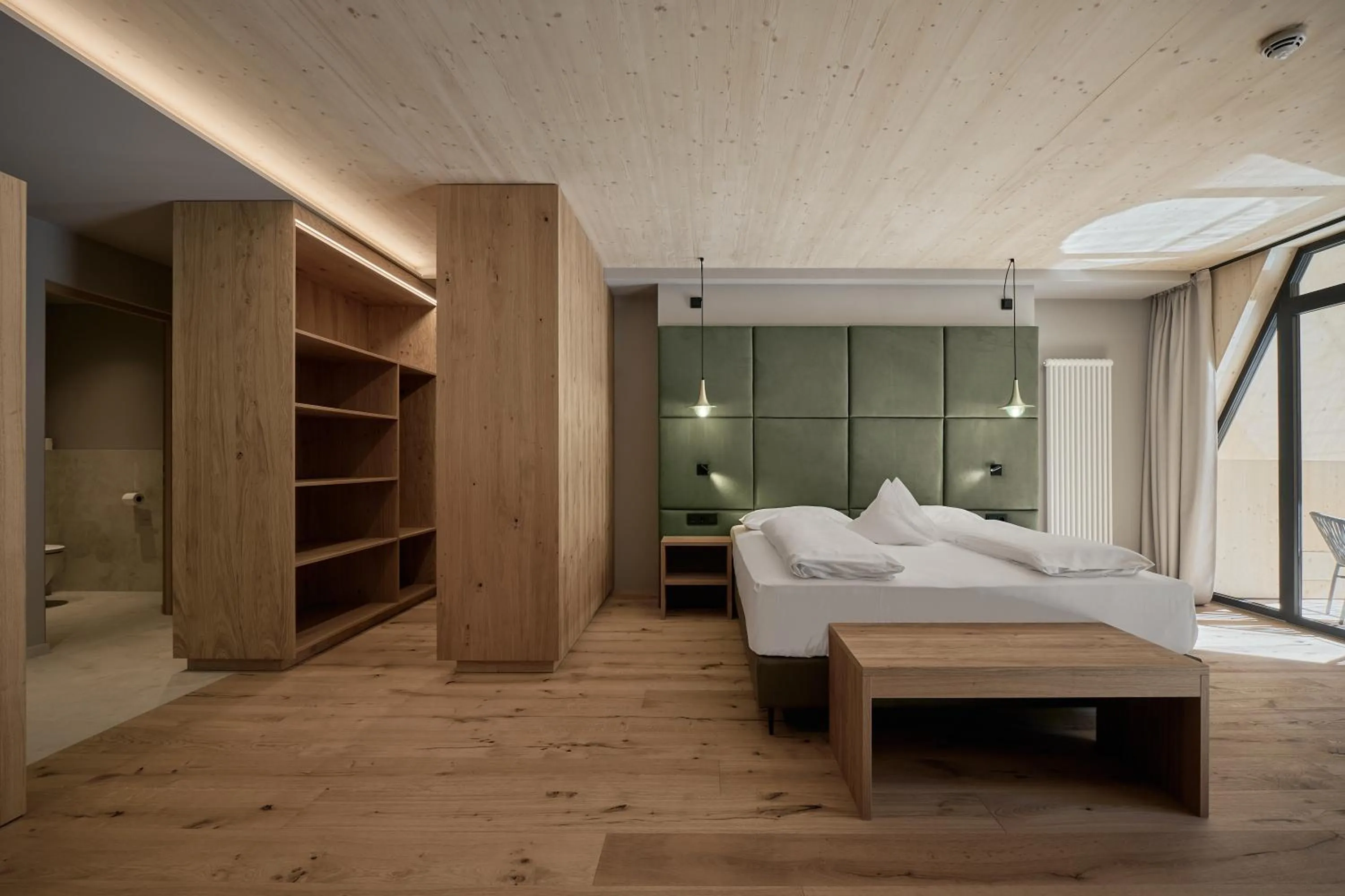 Photo of the whole room, Bed in Berghotel