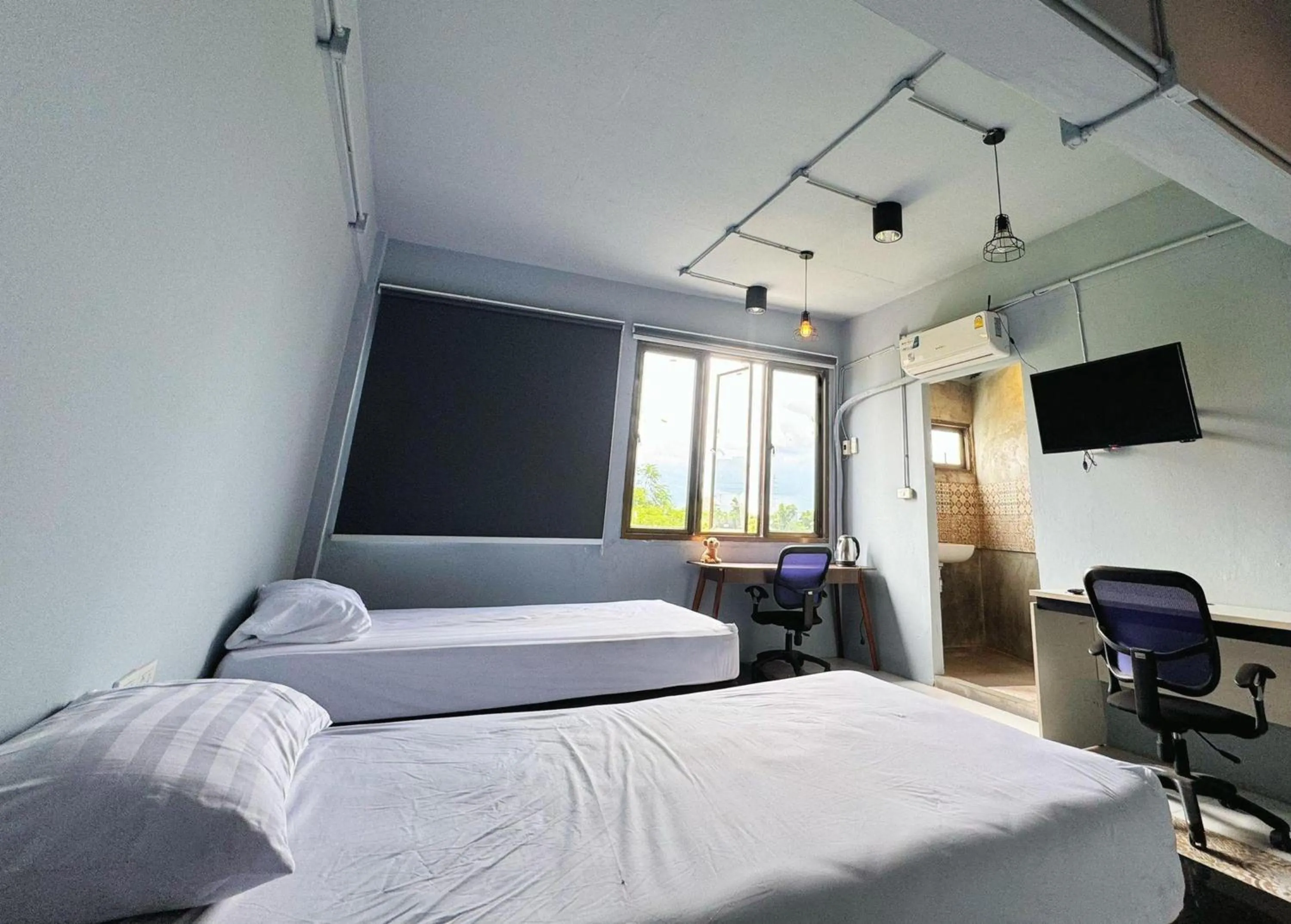 Bedroom, Bed in OYO 75465 Lucky Hostel - Huai Khwang