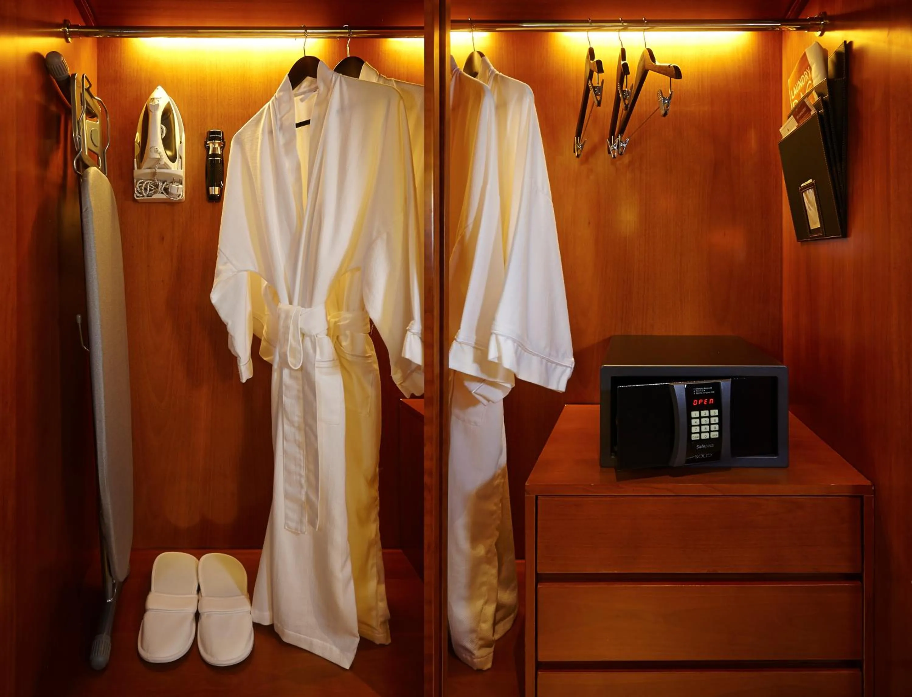 Bathroom in Amari Dhaka