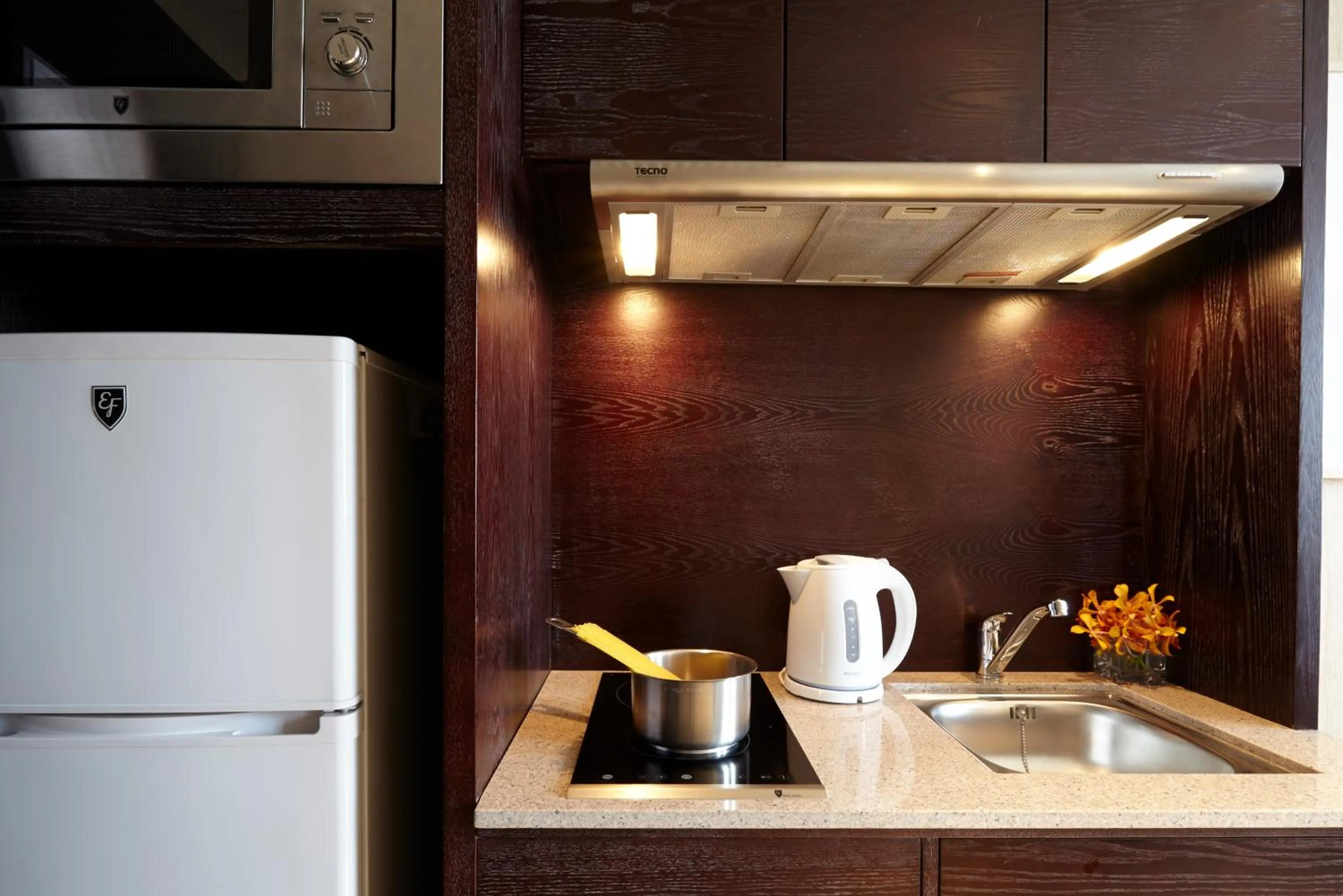 Kitchen or kitchenette in Amari Dhaka