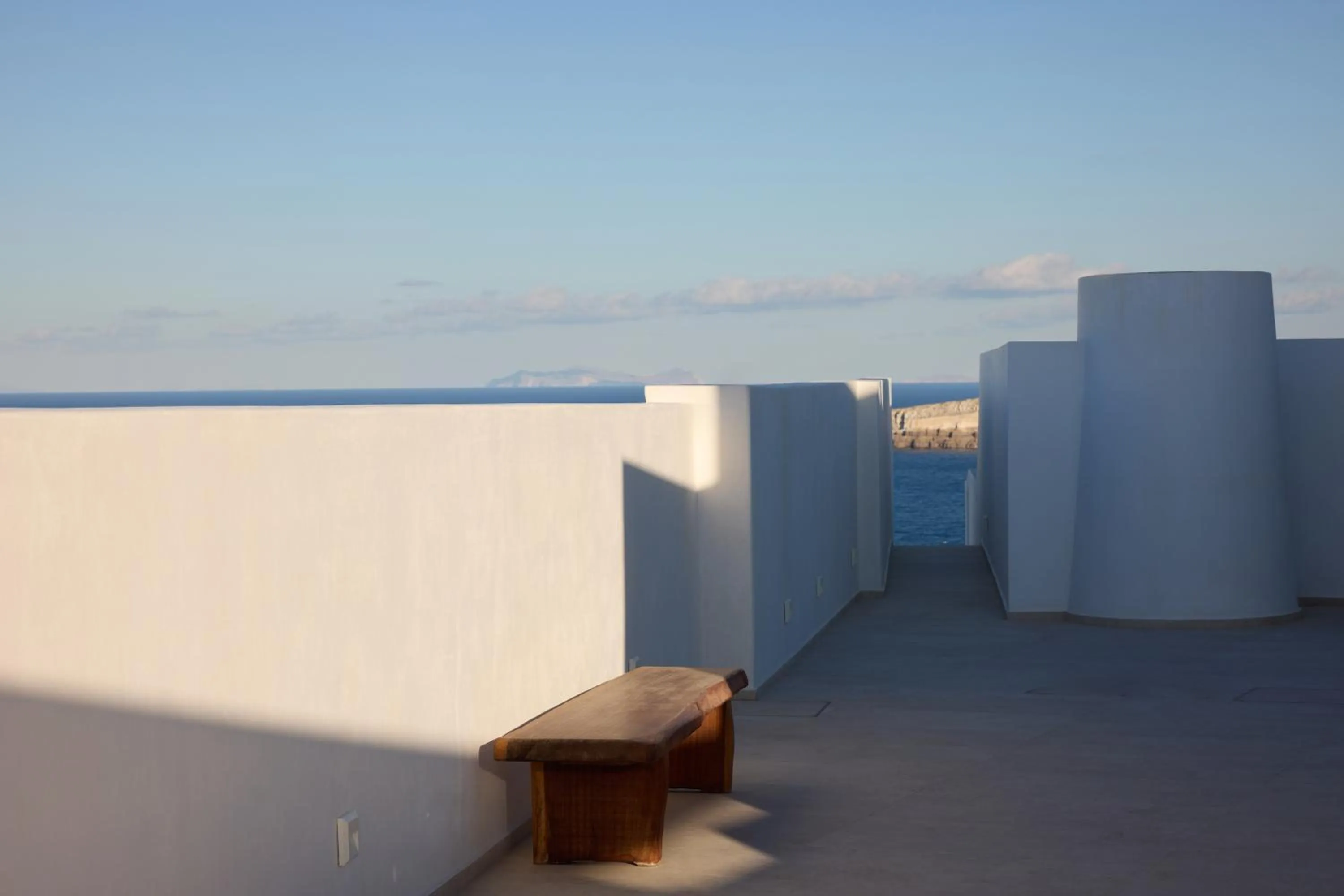 Day in Omna Caldera Suites