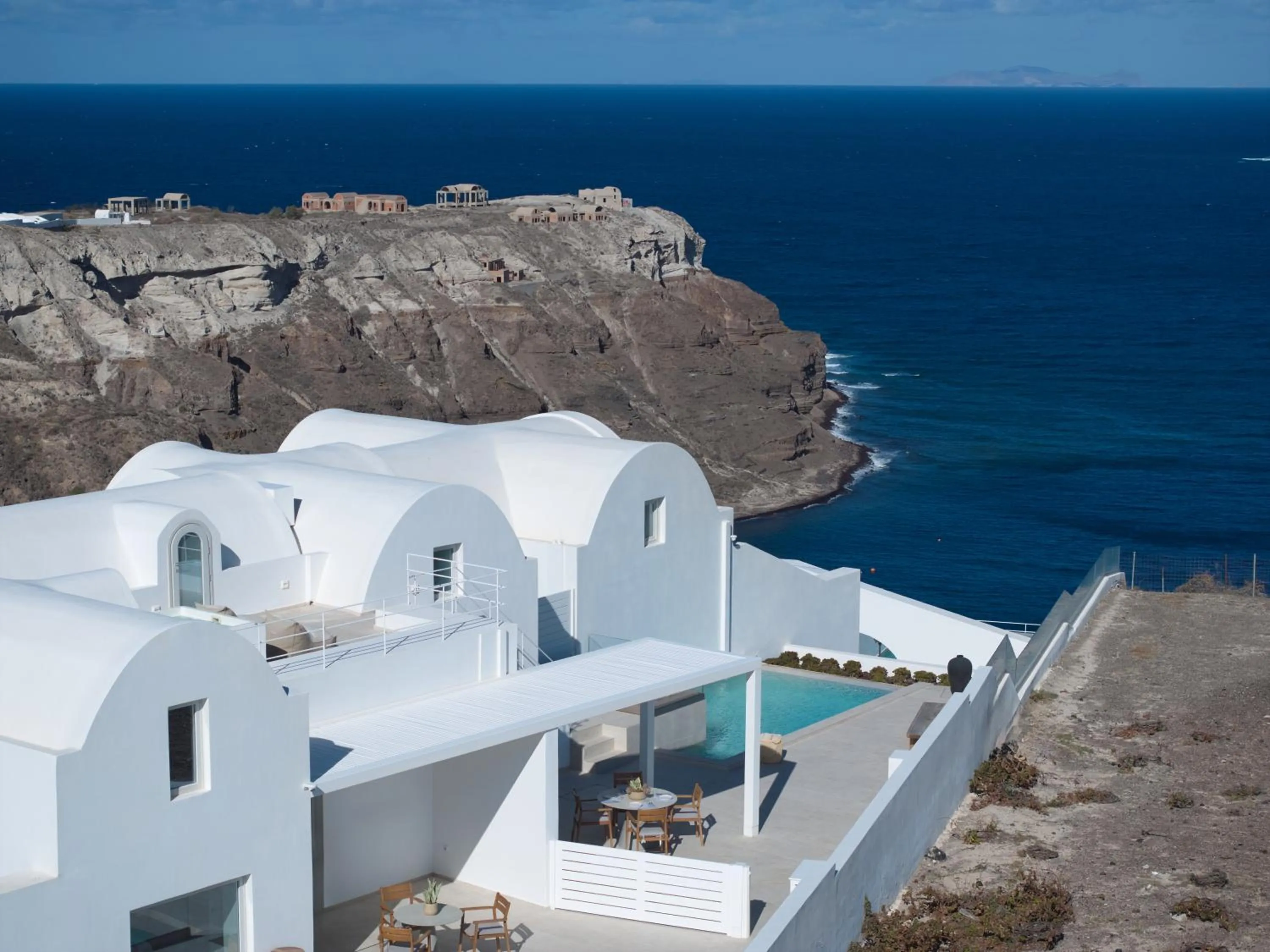 Property building in Omna Caldera Suites