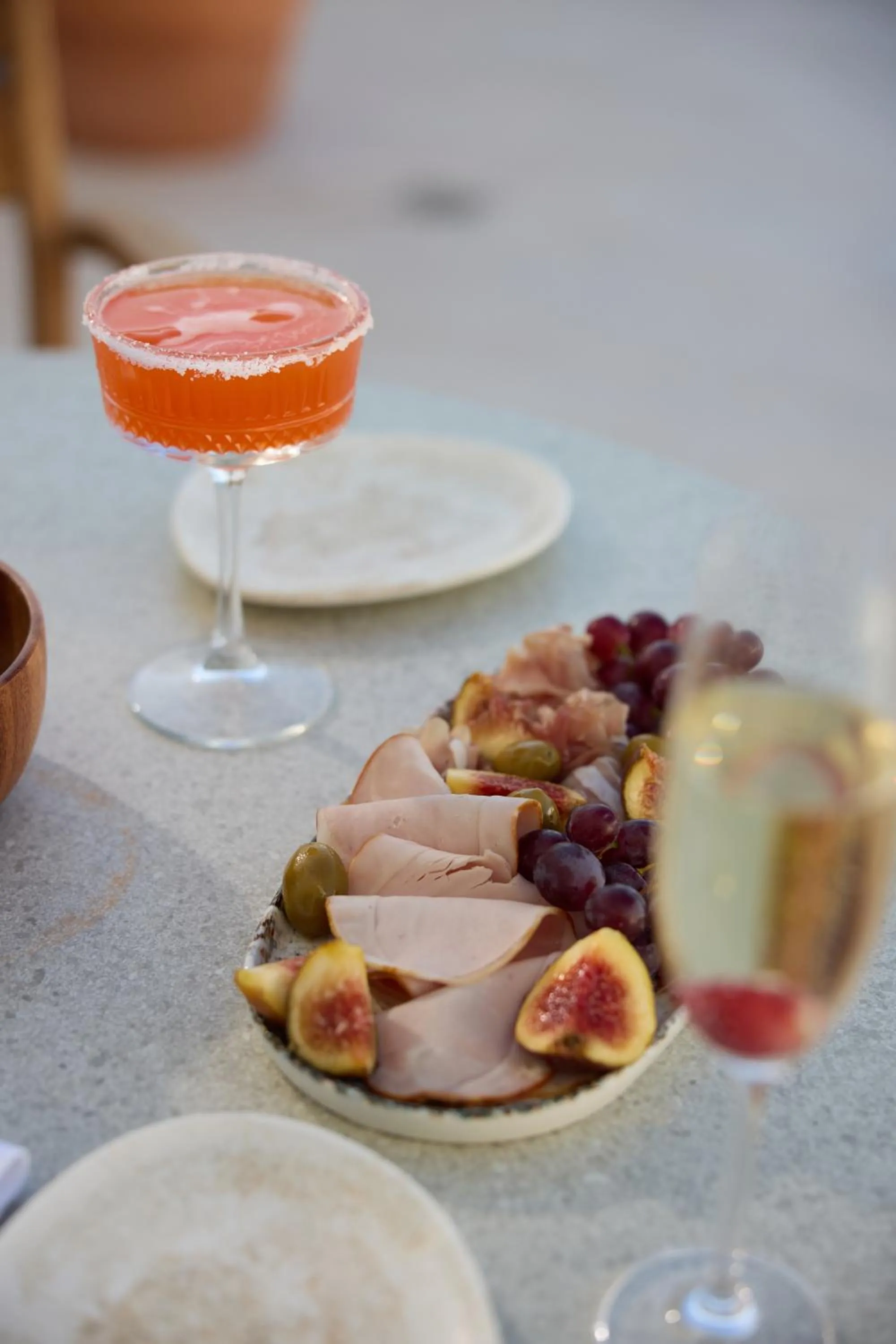 Food and drinks in Omna Caldera Suites