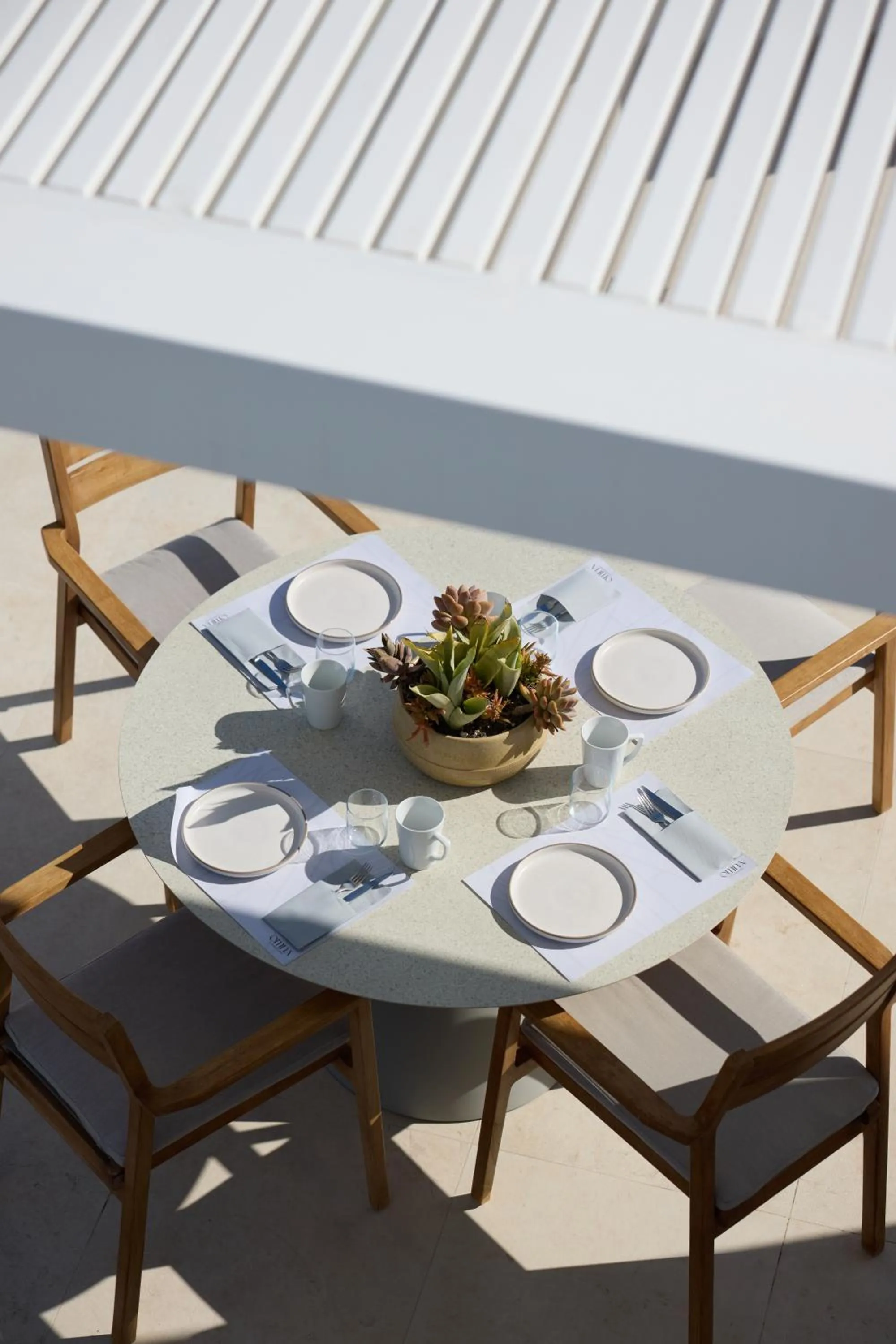 Day in Omna Caldera Suites