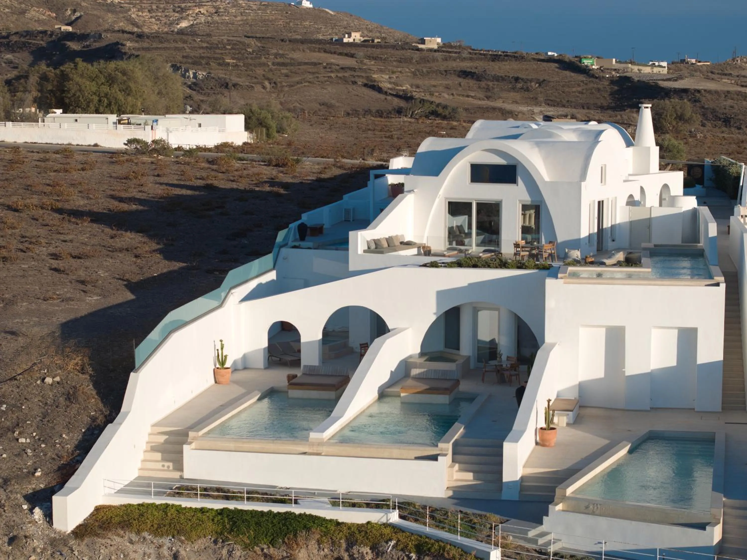 Property building in Omna Caldera Suites