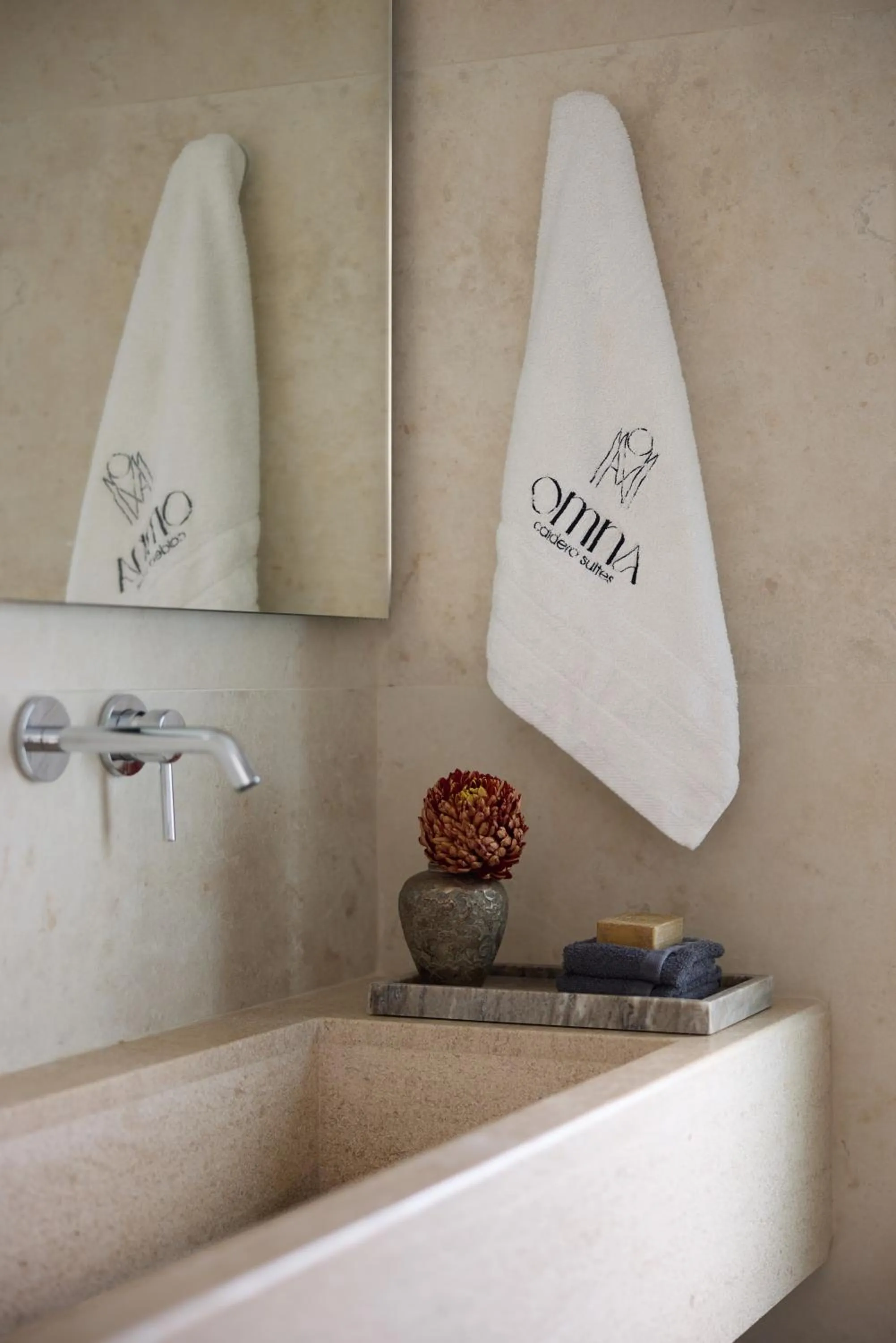 Bathroom in Omna Caldera Suites