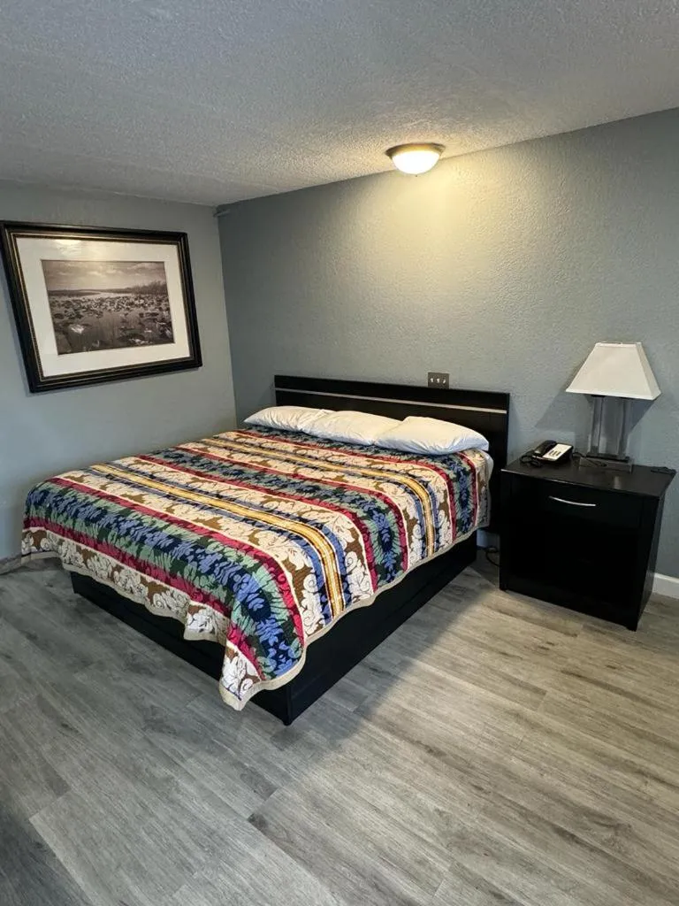Bed in Midtown Lodge