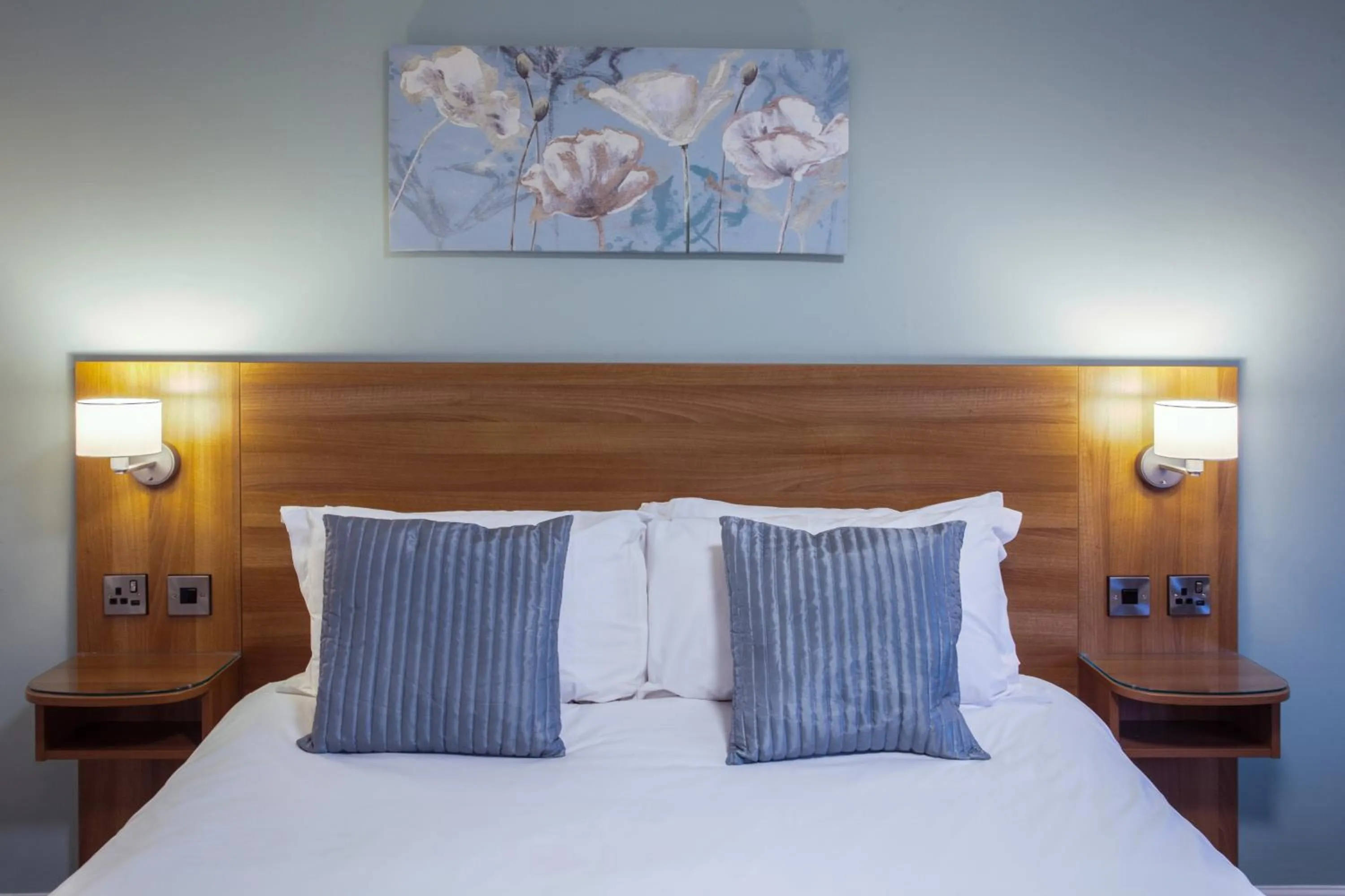 Property building, Bed in Last Drop Village Hotel & Spa