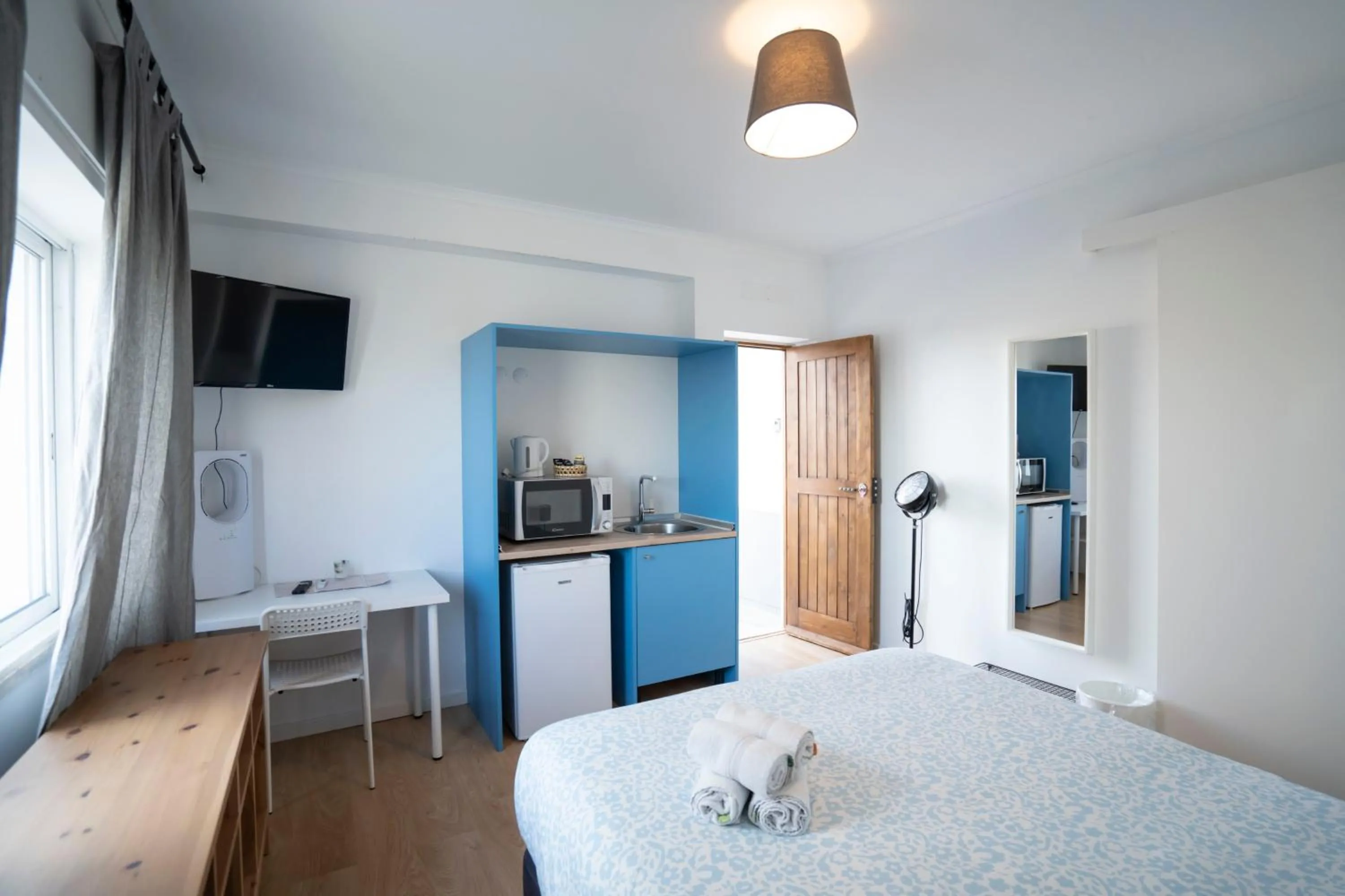 Photo of the whole room, Bed in Villa Paraíso da Caparica