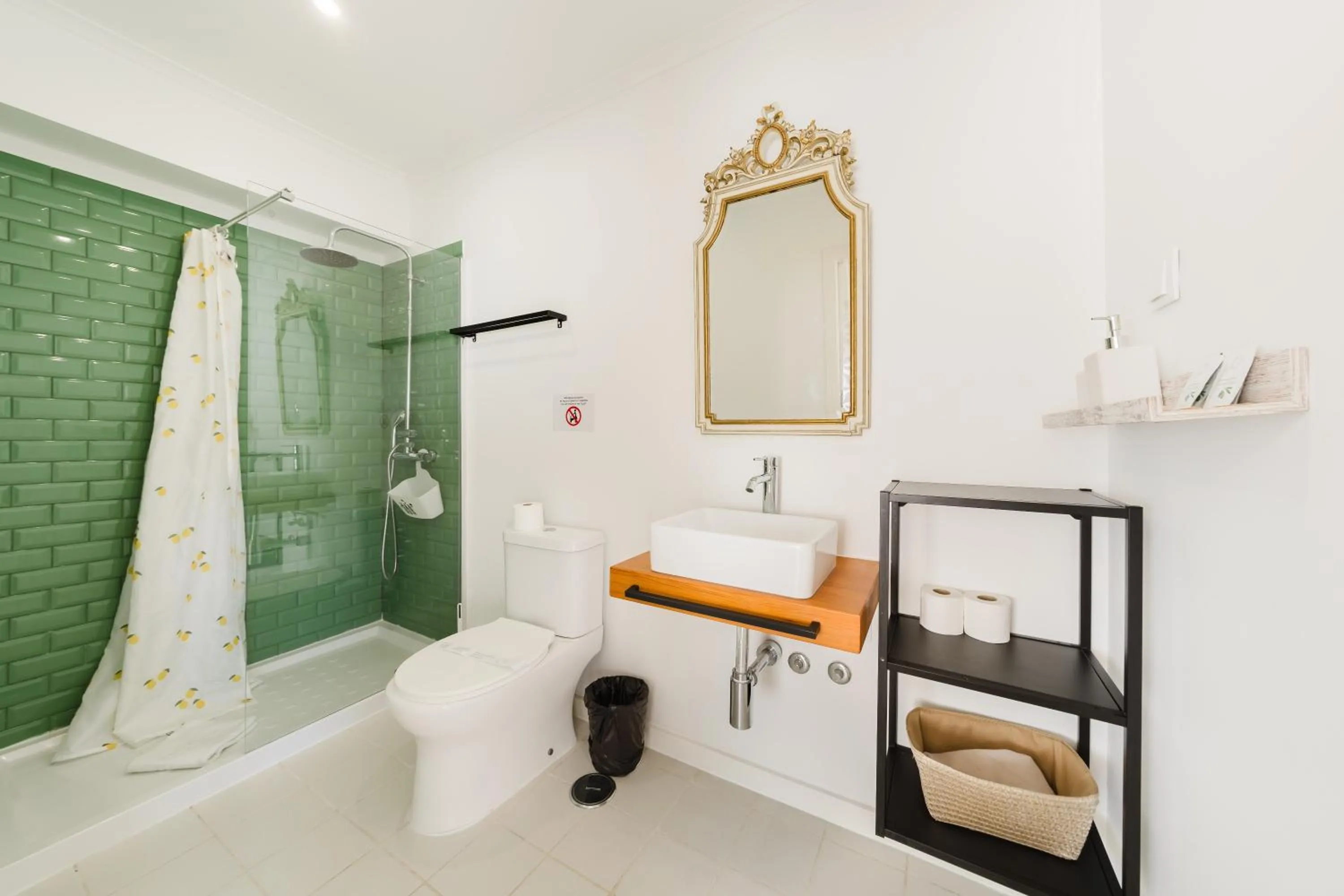 Toilet in Villa Paraíso da Caparica