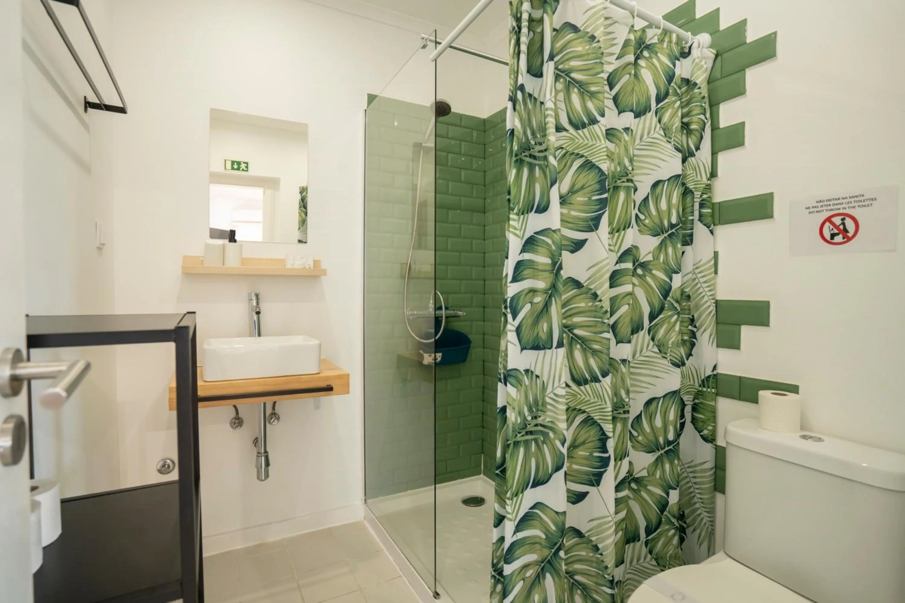 Shower in Villa Paraíso da Caparica