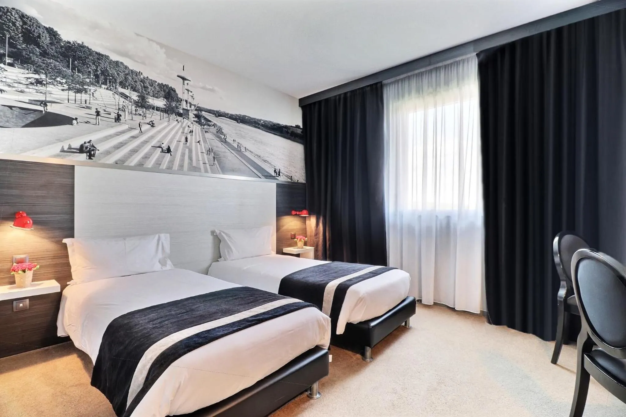 Bed in Hôtel des Lumières Lyon Meyzieu Arena Stadium