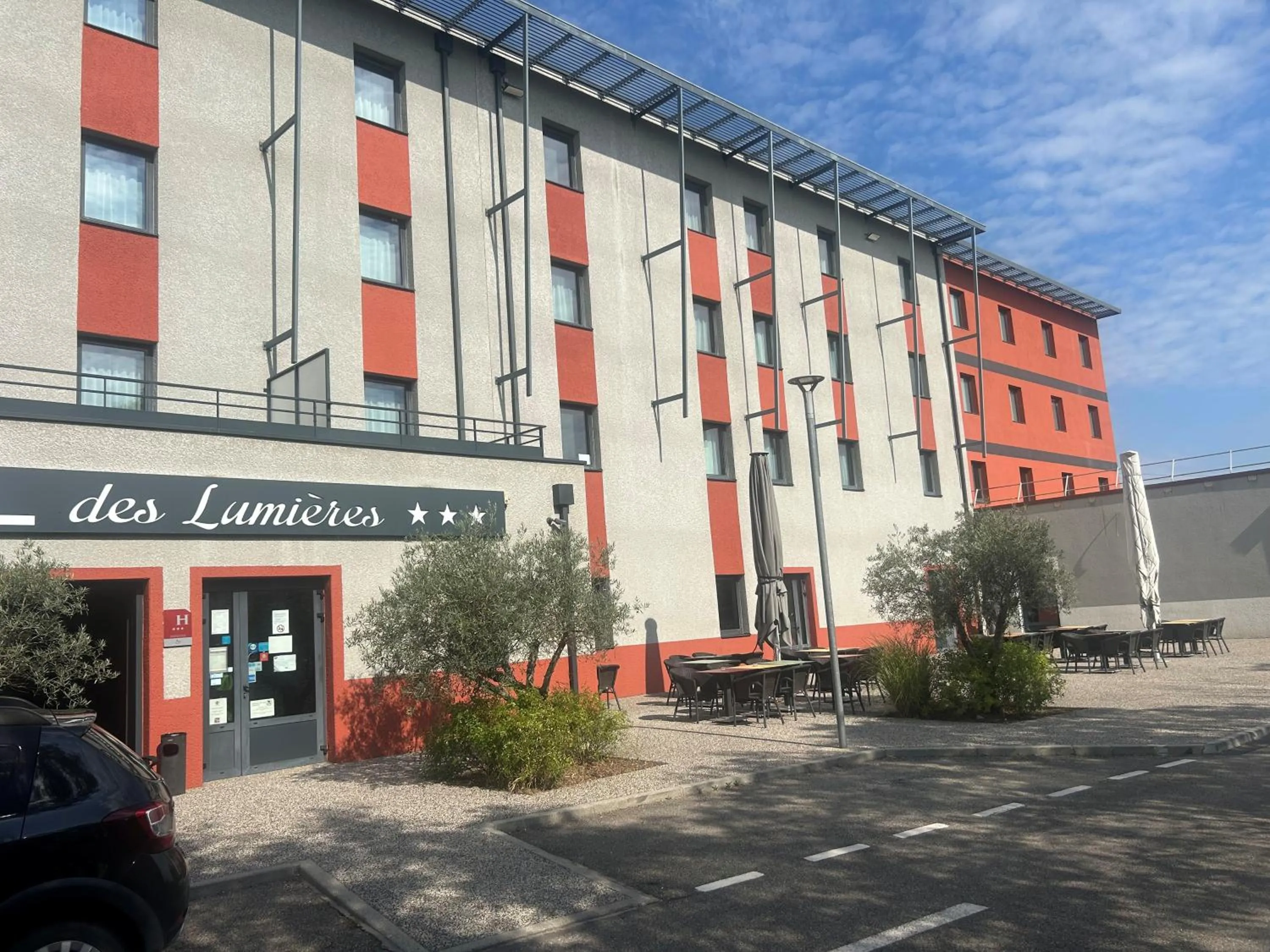 Property building in Hôtel des Lumières Lyon Meyzieu Arena Stadium