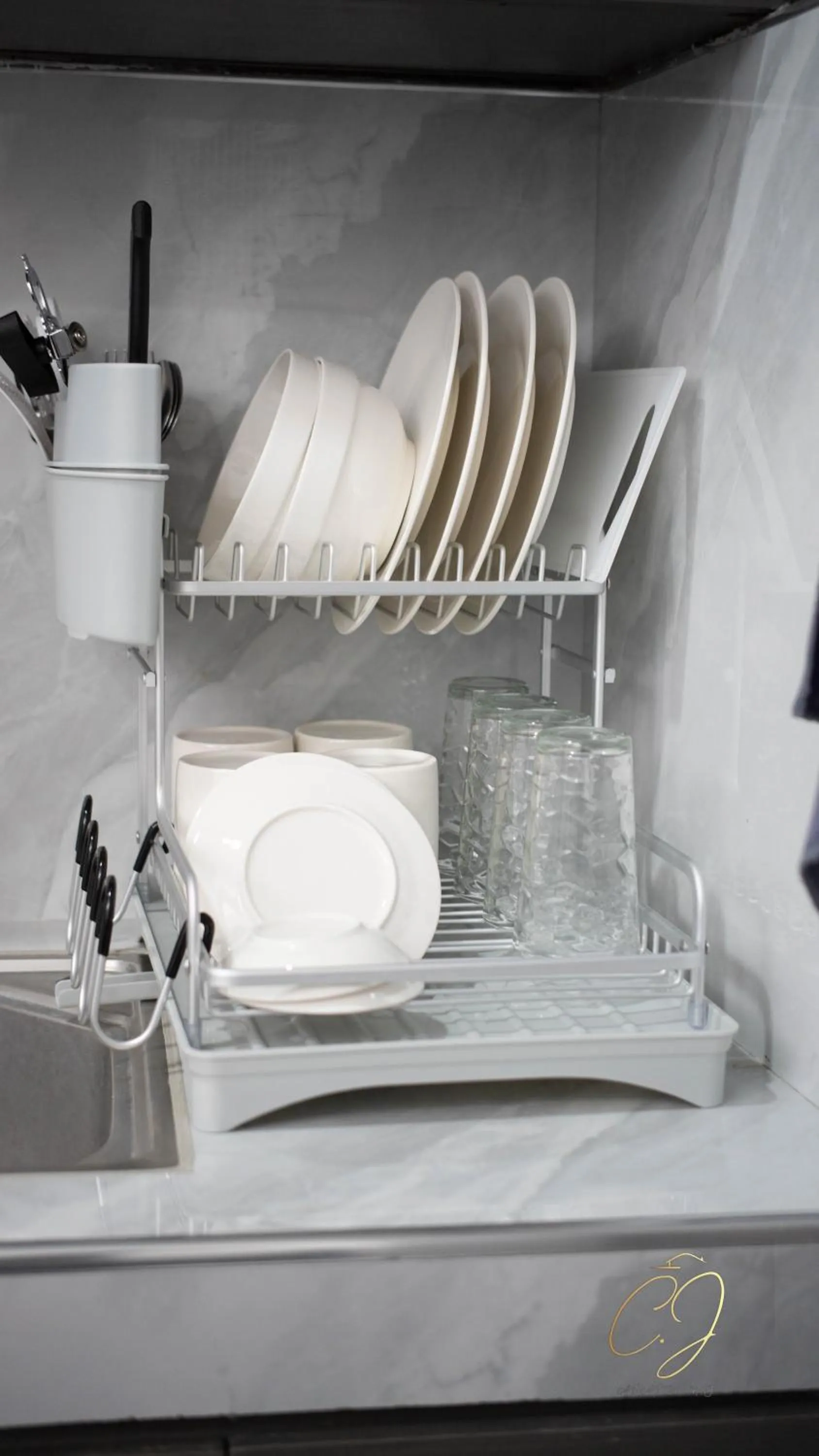 Kitchen or kitchenette in CJ Apartments