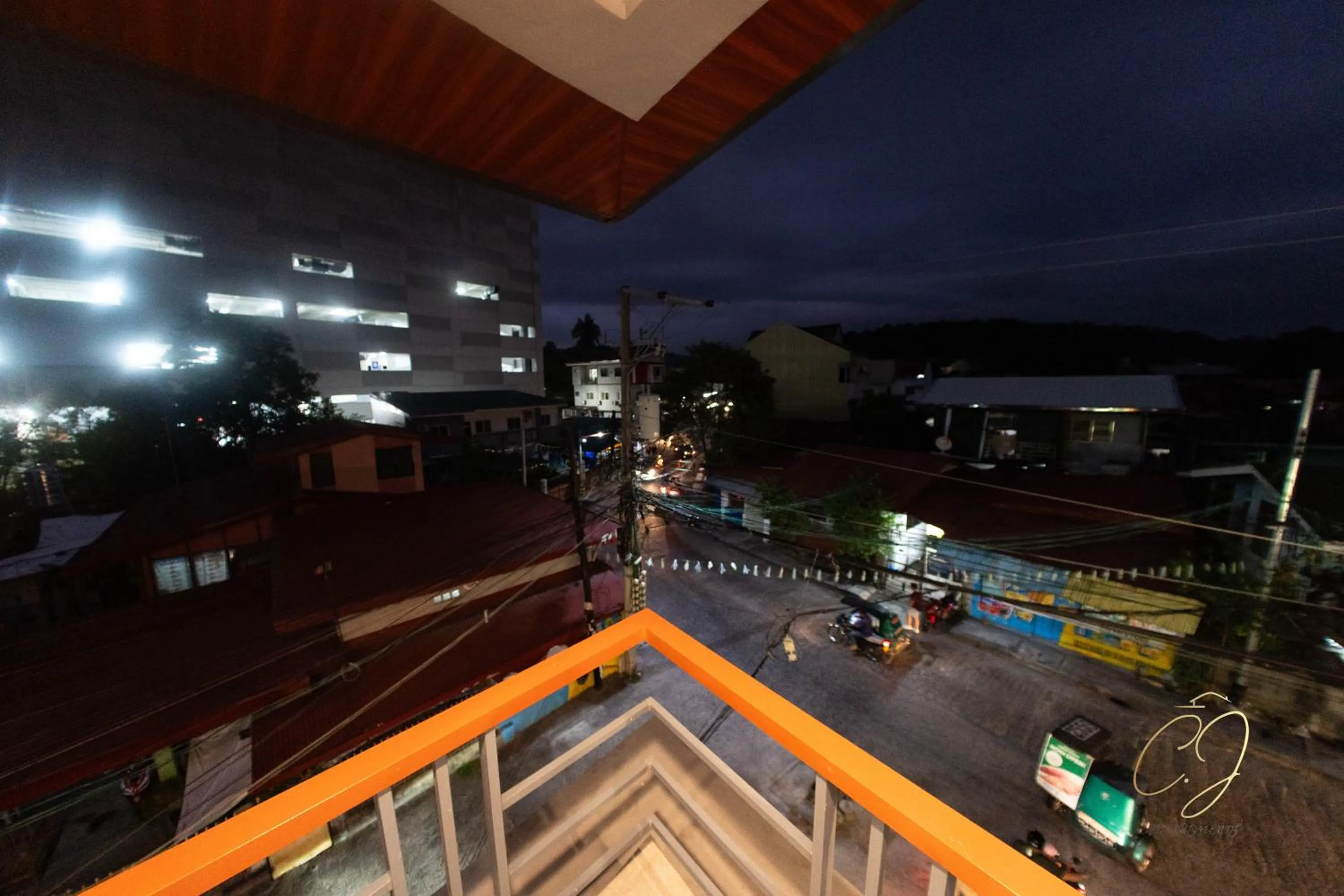 Night in CJ Apartments