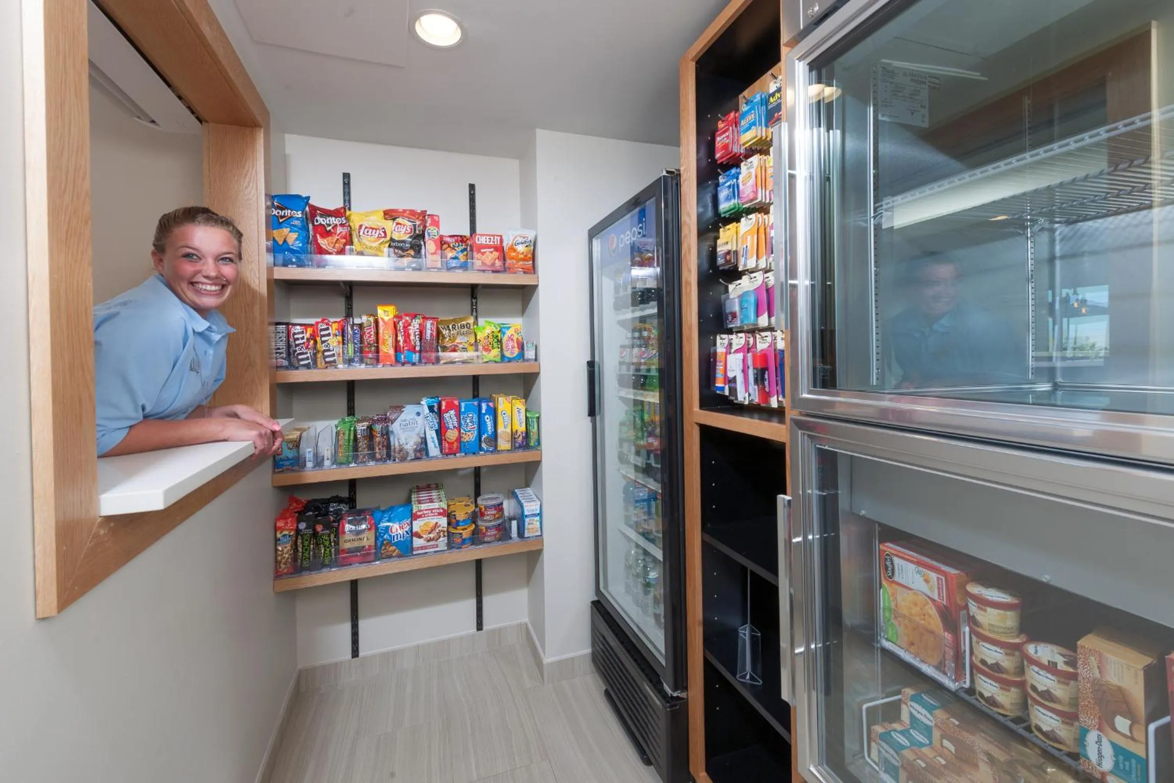 On-site shops in Rockland Harbor Hotel