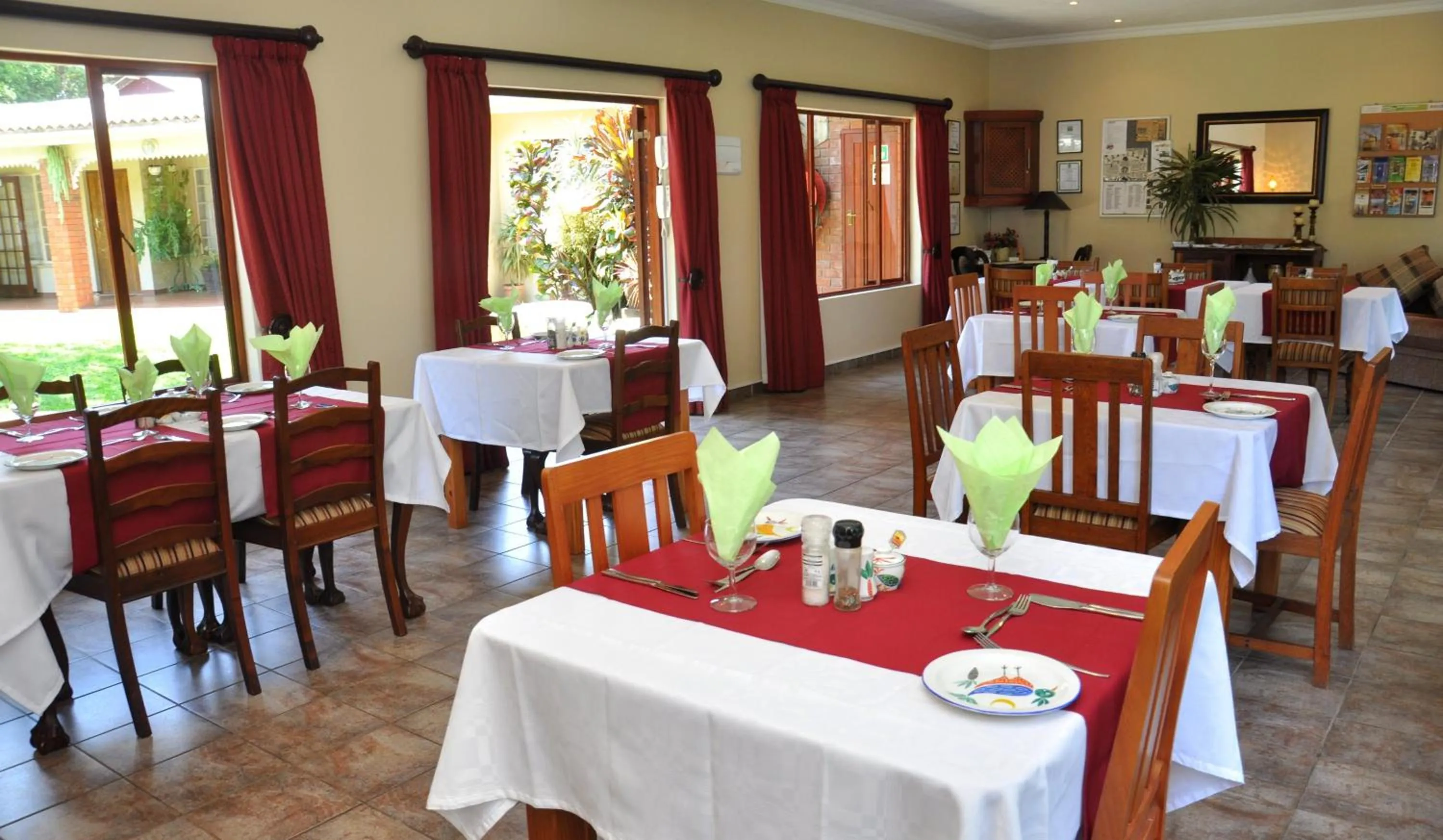 Restaurant/places to eat in Birds of Paradise B&B